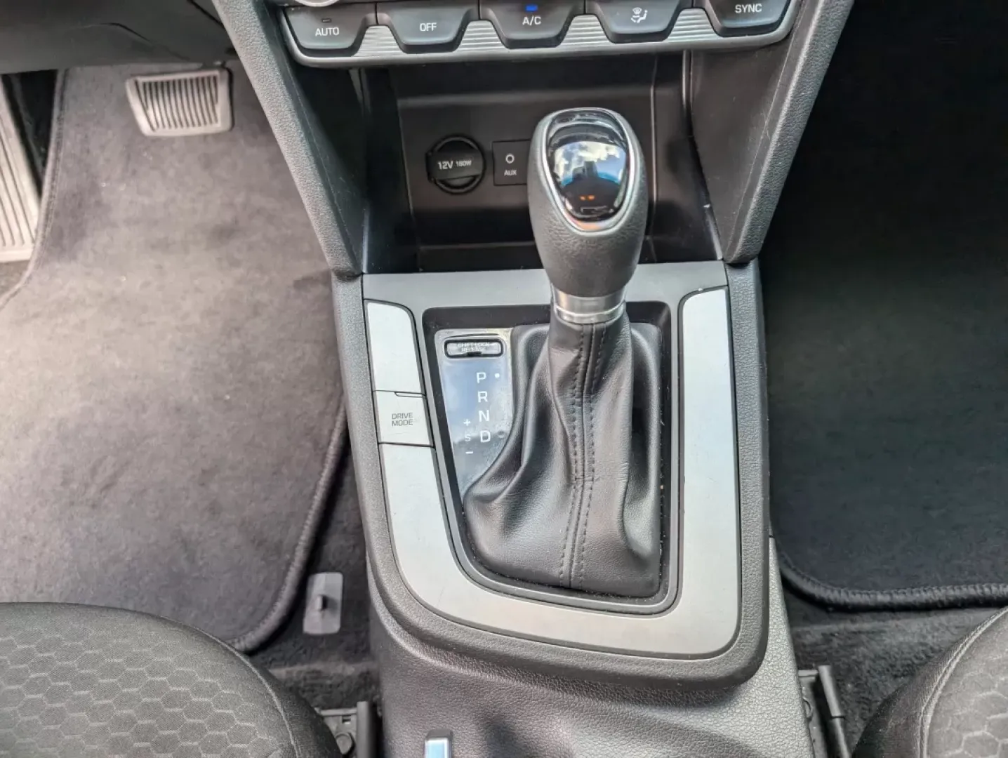 2020 /Black Hyundai Elantra SEL (5NPD84LF8LH) with an Other engine, located at 804 22nd Ave, Phenix City, AL, 36870, (334) 297-1860, 32.484749, -85.024475 - **Discover the Perfect Blend of Style and Reliability with the 2020 Hyundai Elantra SEL at Gils Auto in Opelika!**<br /> <br /> Are you in the market for a dependable sedan that fits seamlessly into your daily routine? Whether you're commuting to work, running errands around town, or taking the fami - Photo#13
