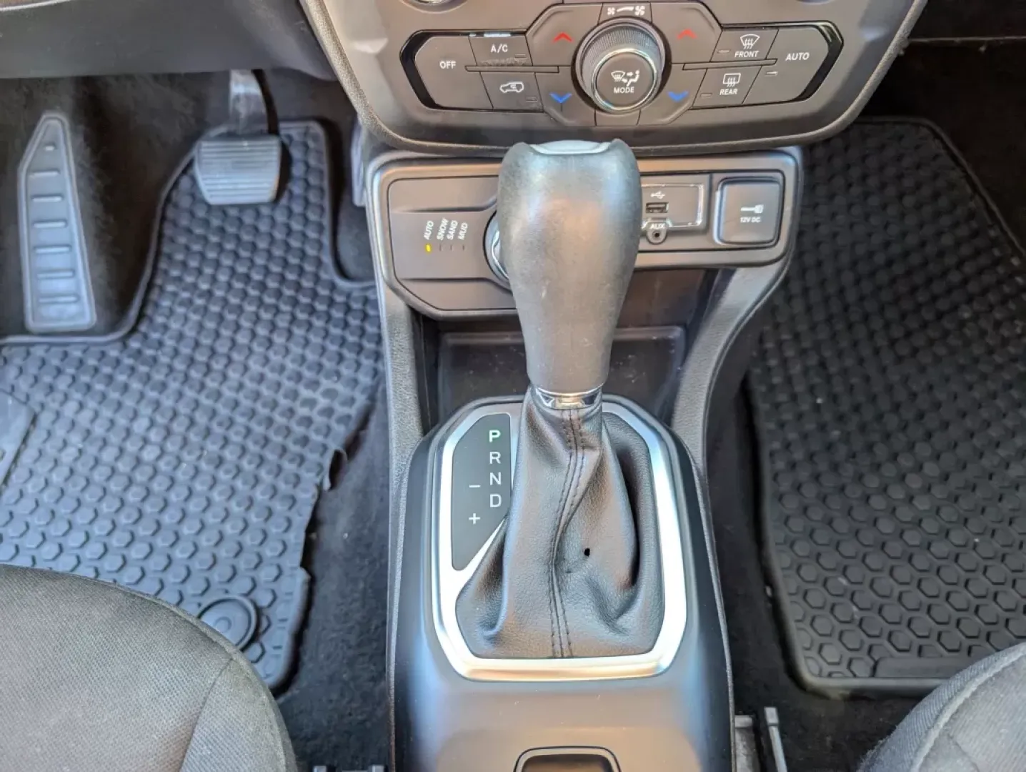 2020 /Black Jeep Renegade Upland (ZACNJBAB9LP) with an Other engine, located at 804 22nd Ave, Phenix City, AL, 36870, (334) 297-1860, 32.484749, -85.024475 - **Adventure Awaits with the 2020 Jeep Renegade Upland - Your Perfect Companion for Life's Journeys!**<br /> <br /> Are you ready to embark on exciting weekend adventures, or seeking a reliable vehicle for your daily commute? Look no further than the 2020 Jeep Renegade Upland, a versatile crossover t - Photo#13