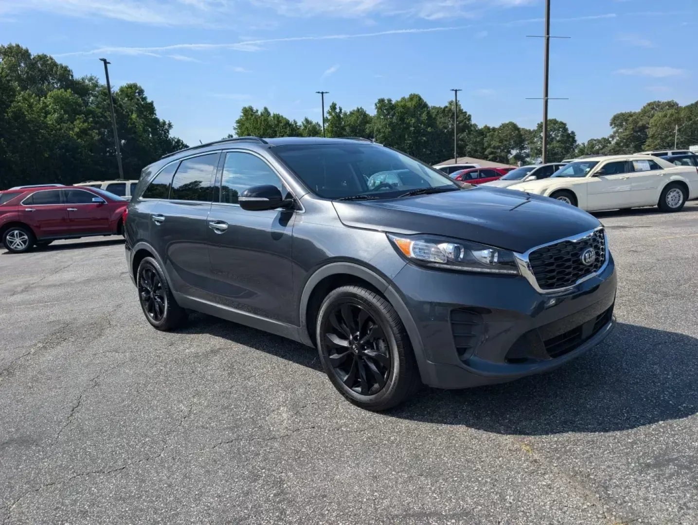 2020 /Black Kia Sorento S V6 (5XYPG4A50LG) with an Other engine, located at 3959 U.S. 80 W, Phenix City, AL, 36870, (334) 297-4885, 32.469296, -85.135185 - **Discover Your Adventurous Side with the 2020 Kia Sorento at Gils Auto - Phenix City!**<br /> <br /> Are you ready to elevate your family outings or weekend adventures? The 2020 Kia Sorento, available at Gils Auto in Phenix City, AL, is the perfect vehicle for those who crave space, comfort, and ve - Photo#2