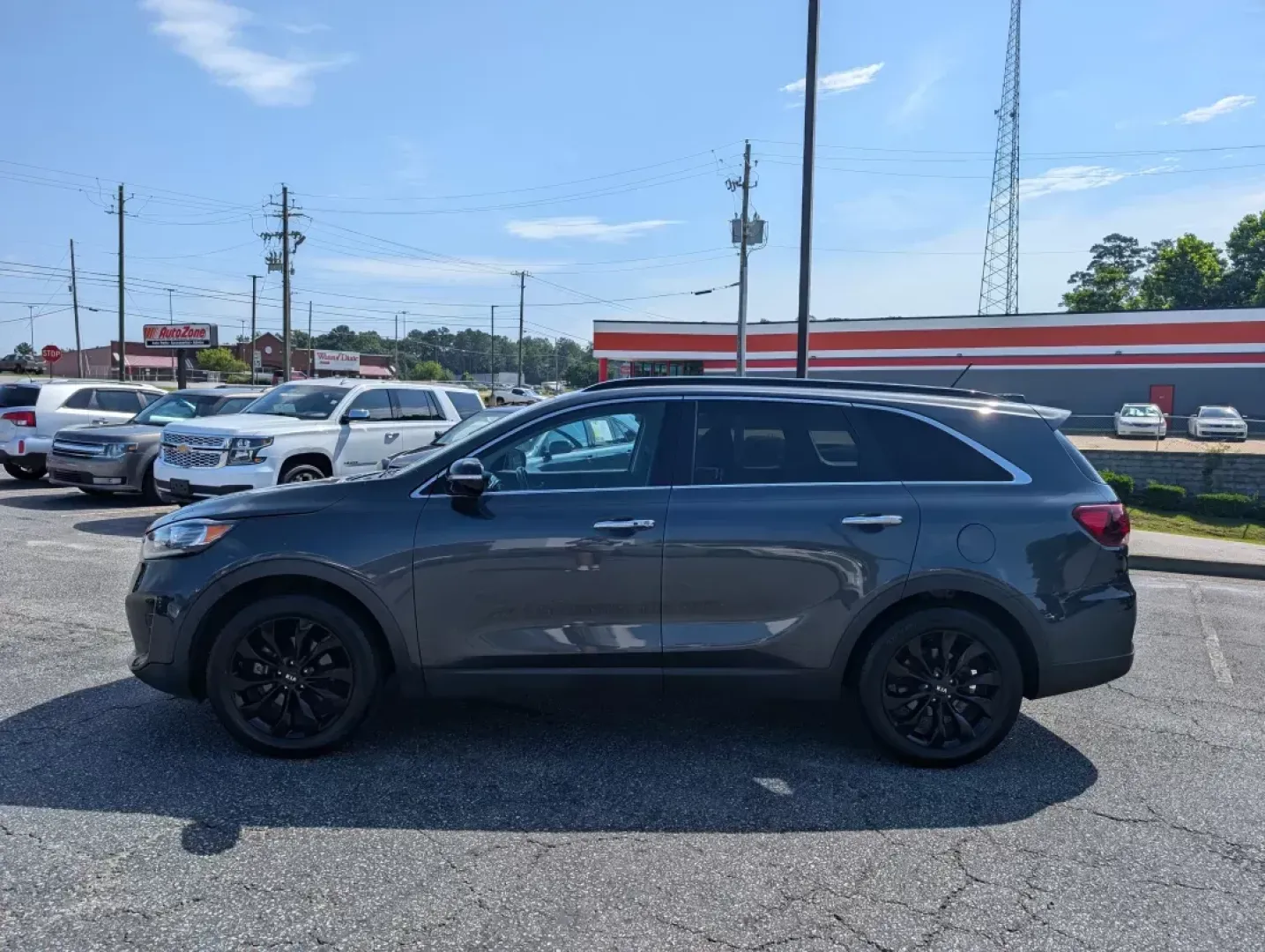 2020 /Black Kia Sorento S V6 (5XYPG4A50LG) with an Other engine, located at 3959 U.S. 80 W, Phenix City, AL, 36870, (334) 297-4885, 32.469296, -85.135185 - **Discover Your Adventurous Side with the 2020 Kia Sorento at Gils Auto - Phenix City!**<br /> <br /> Are you ready to elevate your family outings or weekend adventures? The 2020 Kia Sorento, available at Gils Auto in Phenix City, AL, is the perfect vehicle for those who crave space, comfort, and ve - Photo#7