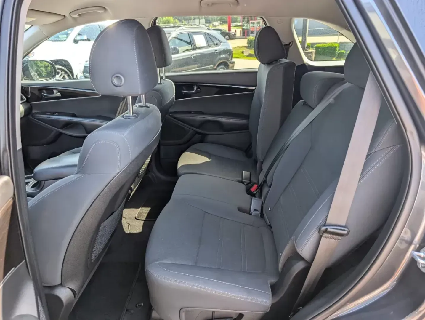 2020 /Black Kia Sorento S V6 (5XYPG4A50LG) with an Other engine, located at 3959 U.S. 80 W, Phenix City, AL, 36870, (334) 297-4885, 32.469296, -85.135185 - **Discover Your Adventurous Side with the 2020 Kia Sorento at Gils Auto - Phenix City!**<br /> <br /> Are you ready to elevate your family outings or weekend adventures? The 2020 Kia Sorento, available at Gils Auto in Phenix City, AL, is the perfect vehicle for those who crave space, comfort, and ve - Photo#11