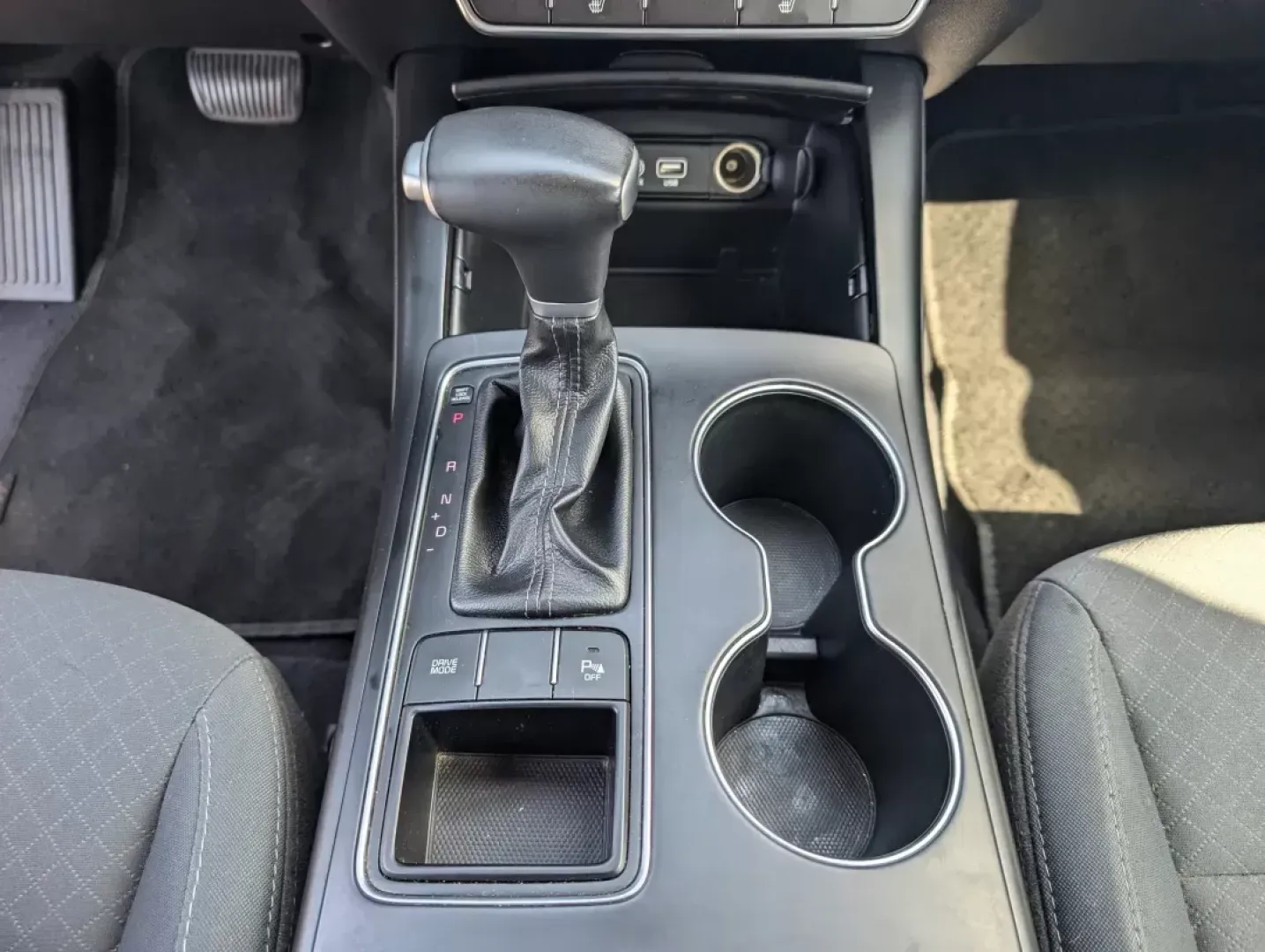 2020 /Black Kia Sorento S V6 (5XYPG4A50LG) with an Other engine, located at 3959 U.S. 80 W, Phenix City, AL, 36870, (334) 297-4885, 32.469296, -85.135185 - **Discover Your Adventurous Side with the 2020 Kia Sorento at Gils Auto - Phenix City!**<br /> <br /> Are you ready to elevate your family outings or weekend adventures? The 2020 Kia Sorento, available at Gils Auto in Phenix City, AL, is the perfect vehicle for those who crave space, comfort, and ve - Photo#13