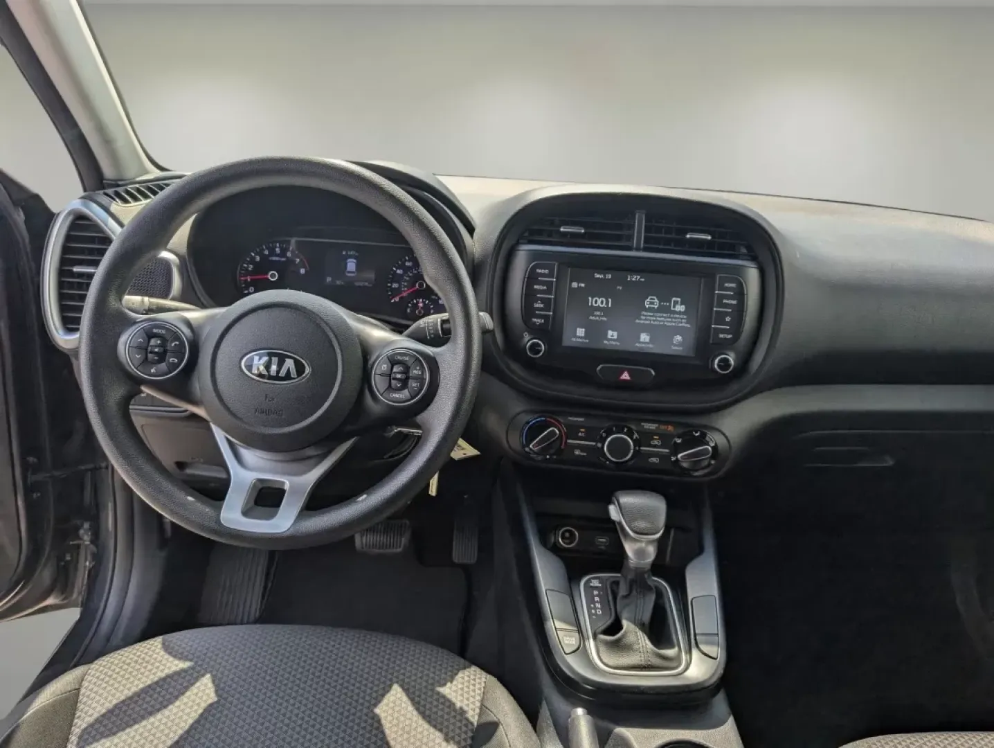 2020 /Black Kia Soul LX (KNDJ23AU7L7) with an Other engine, located at 5115 14th Ave., Columbus, GA, 31904, (706) 323-0345, 32.511494, -84.971046 - **Discover Your Next Adventure: 2020 Kia Soul LX at Gils Auto in Phenix City!**<br /> <br /> Are you ready to elevate your daily commute and weekend getaways? The 2020 Kia Soul LX is the perfect hatchback for those who seek versatility without compromising style. With its spacious interior, advanced - Photo#11