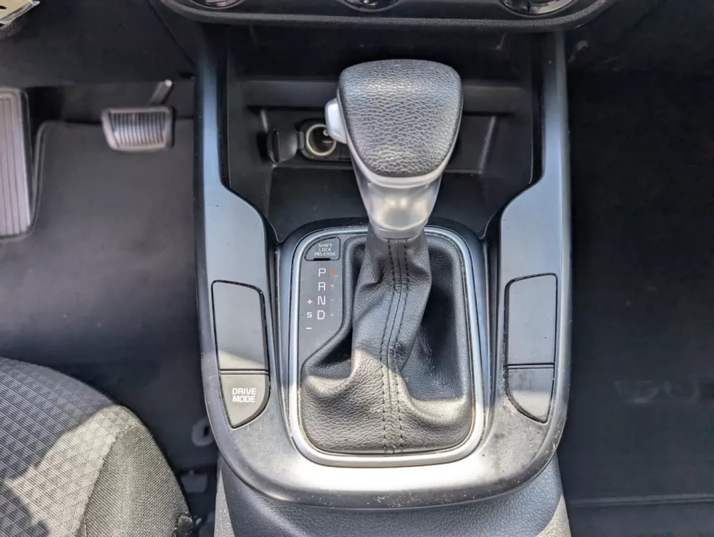 2020 /Black Kia Soul LX (KNDJ23AU7L7) with an Other engine, located at 5115 14th Ave., Columbus, GA, 31904, (706) 323-0345, 32.511494, -84.971046 - **Discover Your Next Adventure: 2020 Kia Soul LX at Gils Auto in Phenix City!**<br /> <br /> Are you ready to elevate your daily commute and weekend getaways? The 2020 Kia Soul LX is the perfect hatchback for those who seek versatility without compromising style. With its spacious interior, advanced - Photo#13