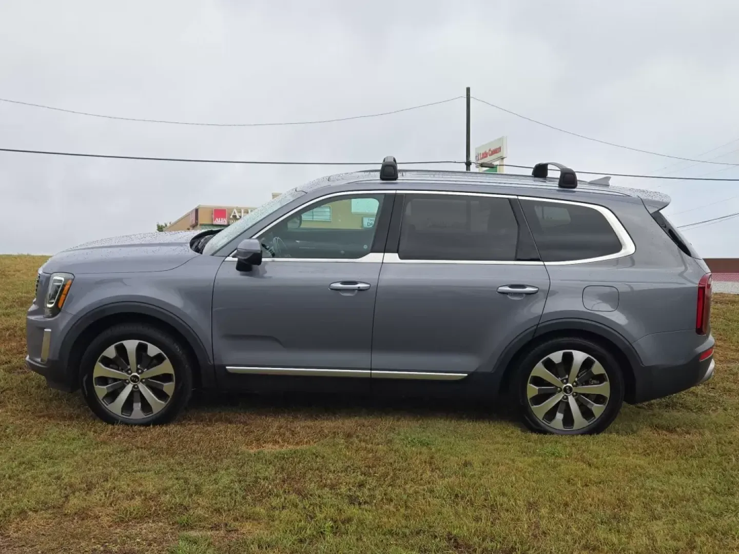 2020 /Black Kia Telluride S (5XYP64HC7LG) with an Other engine, located at 3959 U.S. 80 W, Phenix City, AL, 36870, (334) 297-4885, 32.469296, -85.135185 - Are you ready to elevate your family adventures or streamline your daily commute? Look no further than this impressive 2020 Kia Telluride S, available now at Gils Auto in Phenix City, AL. With its spacious 8-passenger seating and versatile features, this SUV is perfect for growing families, weekend - Photo#9