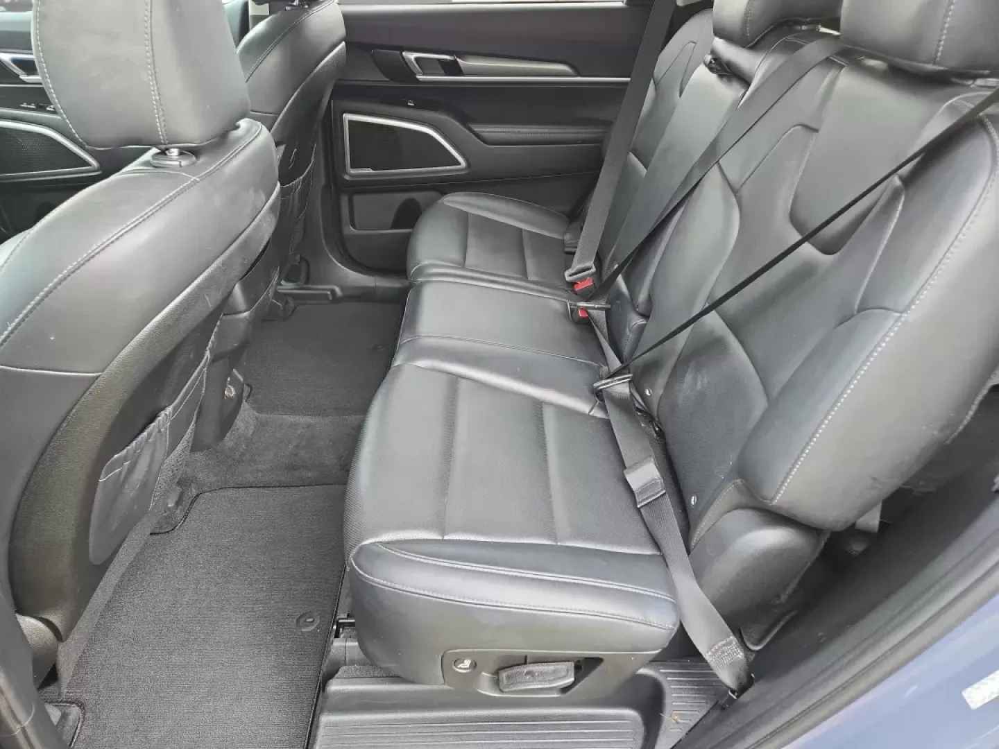 2020 /Black Kia Telluride S (5XYP64HC7LG) with an Other engine, located at 3959 U.S. 80 W, Phenix City, AL, 36870, (334) 297-4885, 32.469296, -85.135185 - Are you ready to elevate your family adventures or streamline your daily commute? Look no further than this impressive 2020 Kia Telluride S, available now at Gils Auto in Phenix City, AL. With its spacious 8-passenger seating and versatile features, this SUV is perfect for growing families, weekend - Photo#13