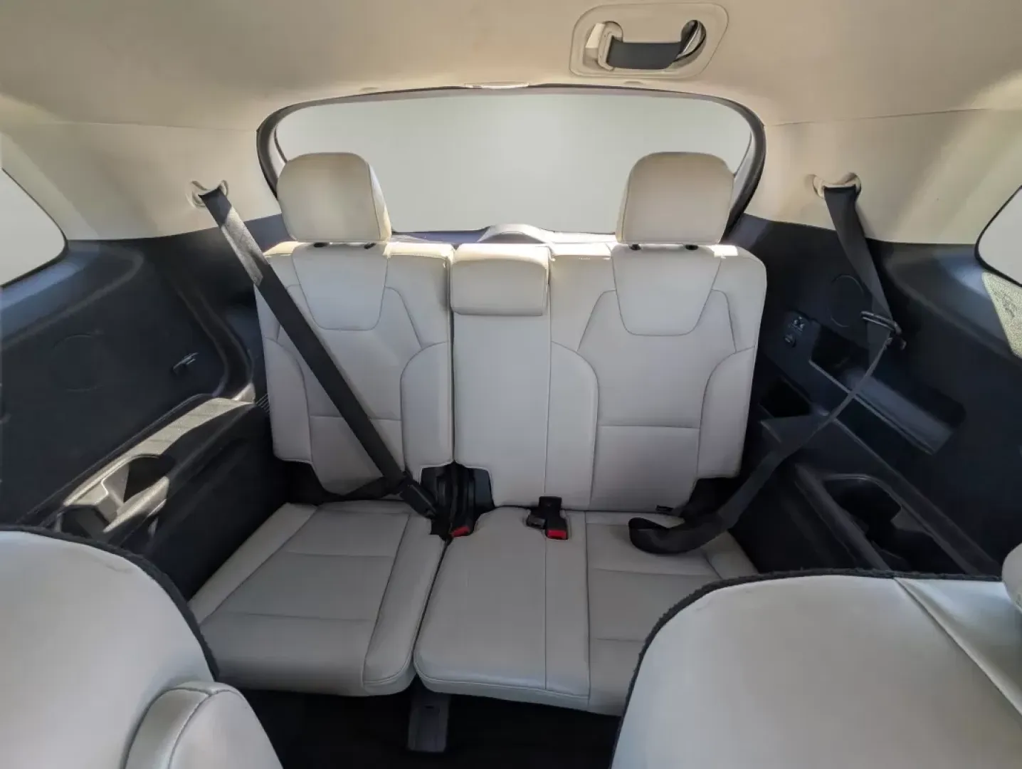 2020 /Gray Kia Telluride S (5XYP64HC6LG) with an Other engine, located at 3959 U.S. 80 W, Phenix City, AL, 36870, (334) 297-4885, 32.469296, -85.135185 - **Elevate Your Family Adventures with the 2020 Kia Telluride S at Gils Auto!**<br /> <br /> Searching for a reliable, spacious SUV that seamlessly fits into your family's active lifestyle? Look no further than the stunning 2020 Kia Telluride S, available now at Gils Auto in Phenix City, AL. This met - Photo#11