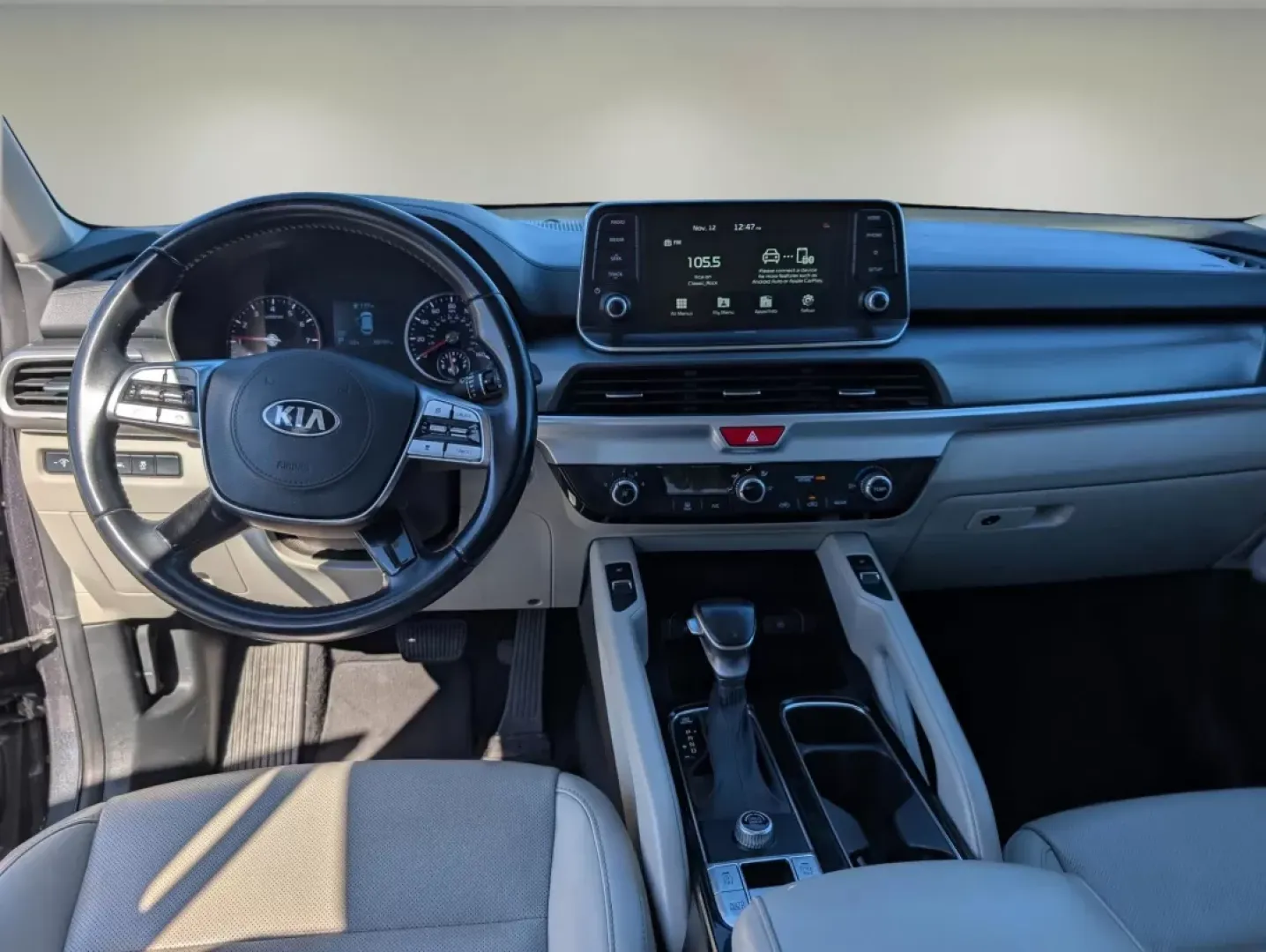 2020 /Gray Kia Telluride S (5XYP64HC6LG) with an Other engine, located at 3959 U.S. 80 W, Phenix City, AL, 36870, (334) 297-4885, 32.469296, -85.135185 - **Elevate Your Family Adventures with the 2020 Kia Telluride S at Gils Auto!**<br /> <br /> Searching for a reliable, spacious SUV that seamlessly fits into your family's active lifestyle? Look no further than the stunning 2020 Kia Telluride S, available now at Gils Auto in Phenix City, AL. This met - Photo#12