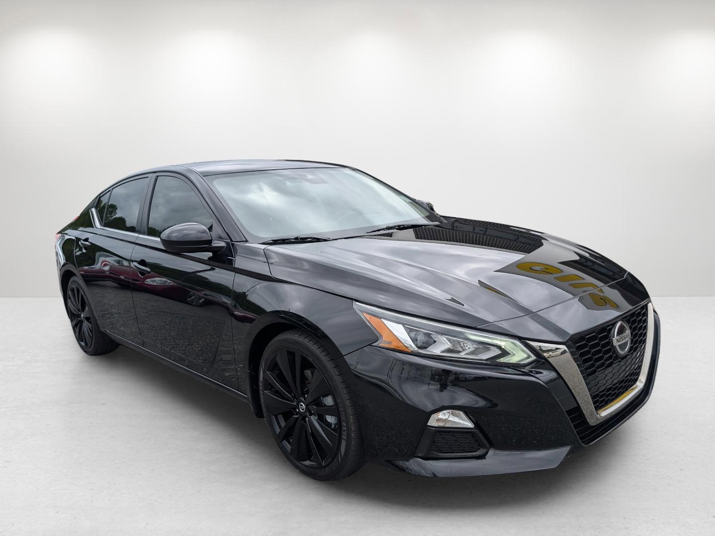 2020 /Sport Nissan Altima 2.5 SR (1N4BL4CV8LN) with an Regular Unleaded I-4 2.5 L/152 engine, 1-Speed CVT w/OD transmission, located at 5115 14th Ave., Columbus, GA, 31904, (706) 323-0345, 32.511494, -84.971046 - 2020 Nissan Altima 2.5 SR - Photo#6