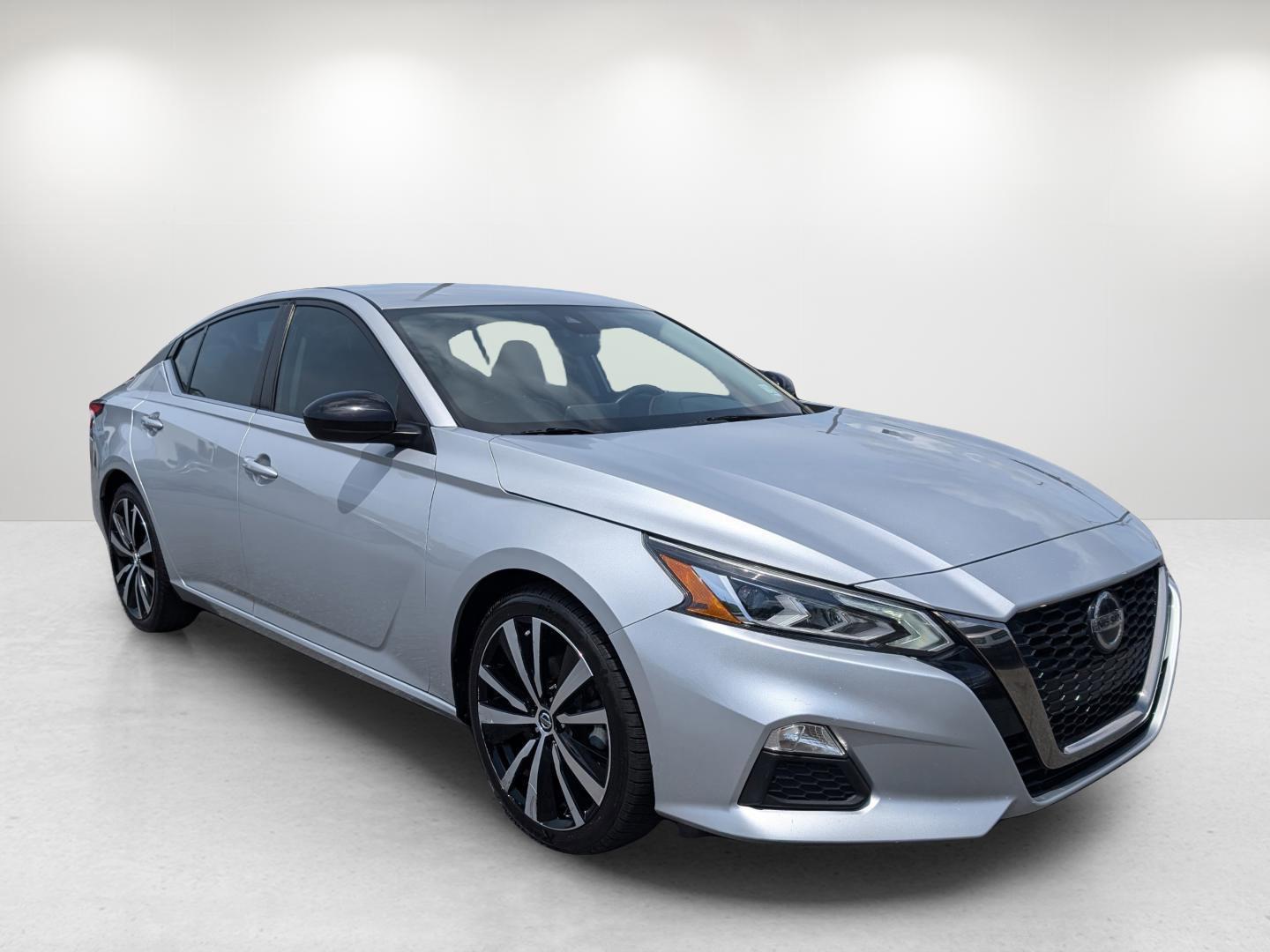 2020 /Sport Nissan Altima 2.5 SR (1N4BL4CVXLC) with an Regular Unleaded I-4 2.5 L/152 engine, 1-Speed CVT w/OD transmission, located at 5115 14th Ave., Columbus, GA, 31904, (706) 323-0345, 32.511494, -84.971046 - 2020 Nissan Altima 2.5 SR - Photo#6