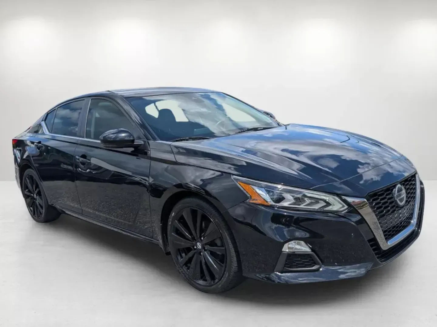2020 /Sport Nissan Altima 2.5 SR (1N4BL4CV6LC) with an Regular Unleaded I-4 2.5 L/152 engine, 1-Speed CVT w/OD transmission, located at 3959 U.S. 80 W, Phenix City, AL, 36870, (334) 297-4885, 32.469296, -85.135185 - 2020 Nissan Altima 2.5 SR - Photo#3
