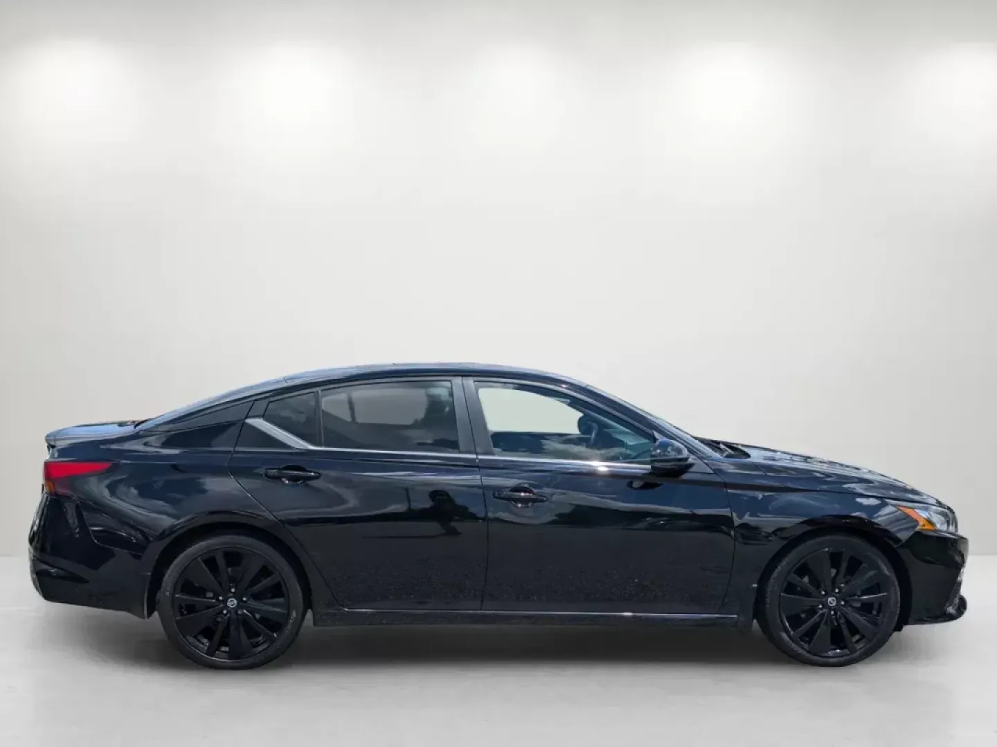 2020 /Sport Nissan Altima 2.5 SR (1N4BL4CV6LC) with an Regular Unleaded I-4 2.5 L/152 engine, 1-Speed CVT w/OD transmission, located at 3959 U.S. 80 W, Phenix City, AL, 36870, (334) 297-4885, 32.469296, -85.135185 - 2020 Nissan Altima 2.5 SR - Photo#4