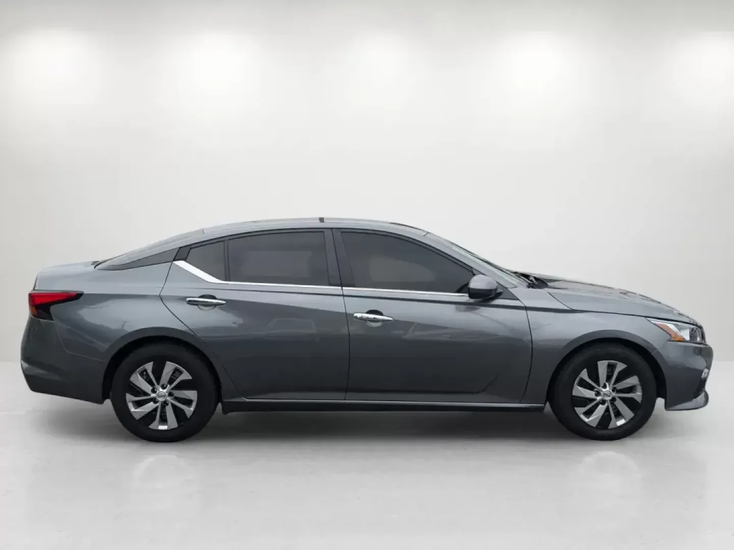 2020 /Charcoal Nissan Altima 2.5 S (1N4BL4BV3LC) with an Other engine, located at 1430 Gateway Drive, Opelika, AL, 36801, (334) 239-0944, 32.637871, -85.409790 - Experience a seamless blend of style, comfort, and practicality with this stunning **2020 Nissan Altima 2.5 S**, available now at **Gils Auto** in **Opelika, AL**. Whether you're commuting to work or taking the family on a road trip, this sedan is the ideal choice for those who value reliability and - Photo#3
