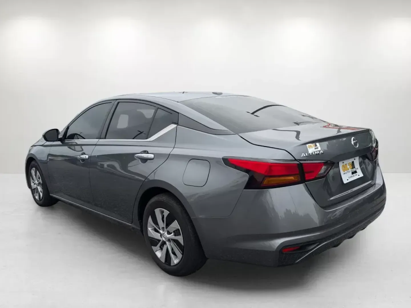 2020 /Charcoal Nissan Altima 2.5 S (1N4BL4BV3LC) with an Other engine, located at 1430 Gateway Drive, Opelika, AL, 36801, (334) 239-0944, 32.637871, -85.409790 - Experience a seamless blend of style, comfort, and practicality with this stunning **2020 Nissan Altima 2.5 S**, available now at **Gils Auto** in **Opelika, AL**. Whether you're commuting to work or taking the family on a road trip, this sedan is the ideal choice for those who value reliability and - Photo#6