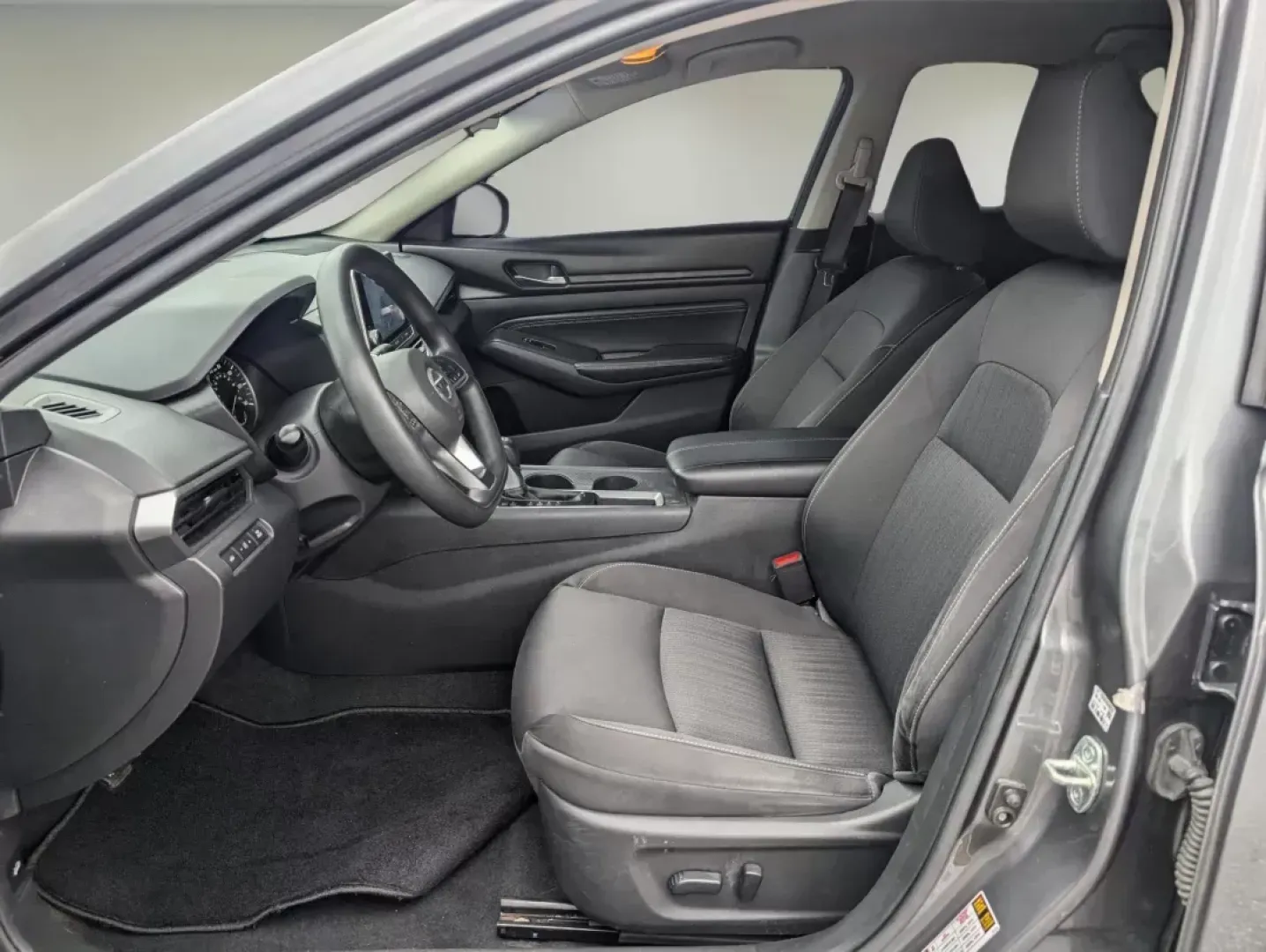 2020 /Charcoal Nissan Altima 2.5 S (1N4BL4BV3LC) with an Other engine, located at 1430 Gateway Drive, Opelika, AL, 36801, (334) 239-0944, 32.637871, -85.409790 - Experience a seamless blend of style, comfort, and practicality with this stunning **2020 Nissan Altima 2.5 S**, available now at **Gils Auto** in **Opelika, AL**. Whether you're commuting to work or taking the family on a road trip, this sedan is the ideal choice for those who value reliability and - Photo#9
