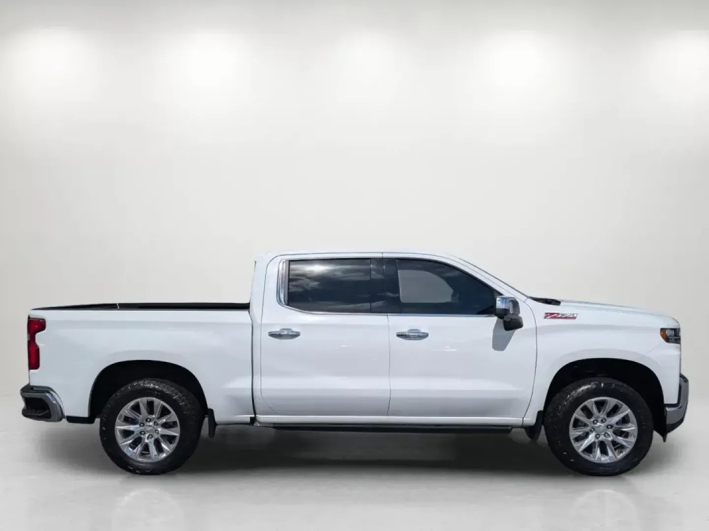 2021 /Gideon/Very Dark Atmosphere Chevrolet Silverado 1500 LTZ (3GCUYGED7MG) with an Gas V8 5.3L/325 engine, 8-Speed Automatic transmission, located at 7000 Northlake Connector, Columbus, GA, 31904, (706) 987-8085, 32.524975, -84.978134 - 2021 Chevrolet Silverado 1500 LTZ - Photo#3