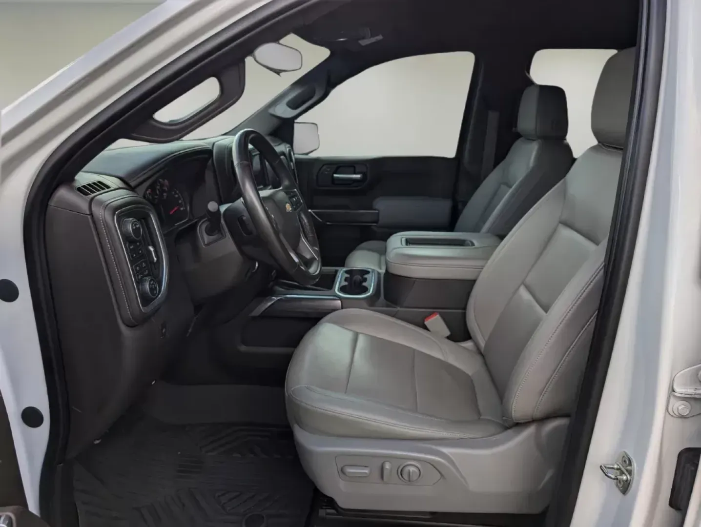 2021 /Gideon/Very Dark Atmosphere Chevrolet Silverado 1500 LTZ (3GCUYGED7MG) with an Gas V8 5.3L/325 engine, 8-Speed Automatic transmission, located at 7000 Northlake Connector, Columbus, GA, 31904, (706) 987-8085, 32.524975, -84.978134 - 2021 Chevrolet Silverado 1500 LTZ - Photo#10