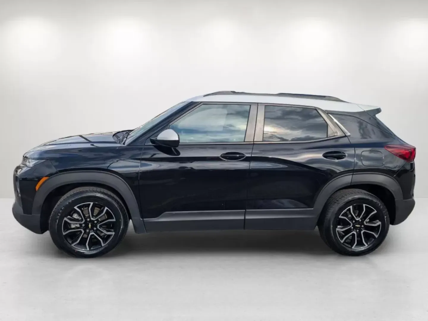 2021 /Jet Black with Arizona accents Chevrolet Trailblazer ACTIV (KL79MVSL9MB) with an Other engine, located at 3959 U.S. 80 W, Phenix City, AL, 36870, (334) 297-4885, 32.469296, -85.135185 - **Elevate Your Adventures with the 2021 Chevrolet Trailblazer ACTIV at Gils Auto!**<br /> <br /> Are you ready to enhance your lifestyle with a vehicle that can handle everything from daily commutes to weekend getaways? The 2021 Chevrolet Trailblazer ACTIV is the perfect SUV for those who crave vers - Photo#7