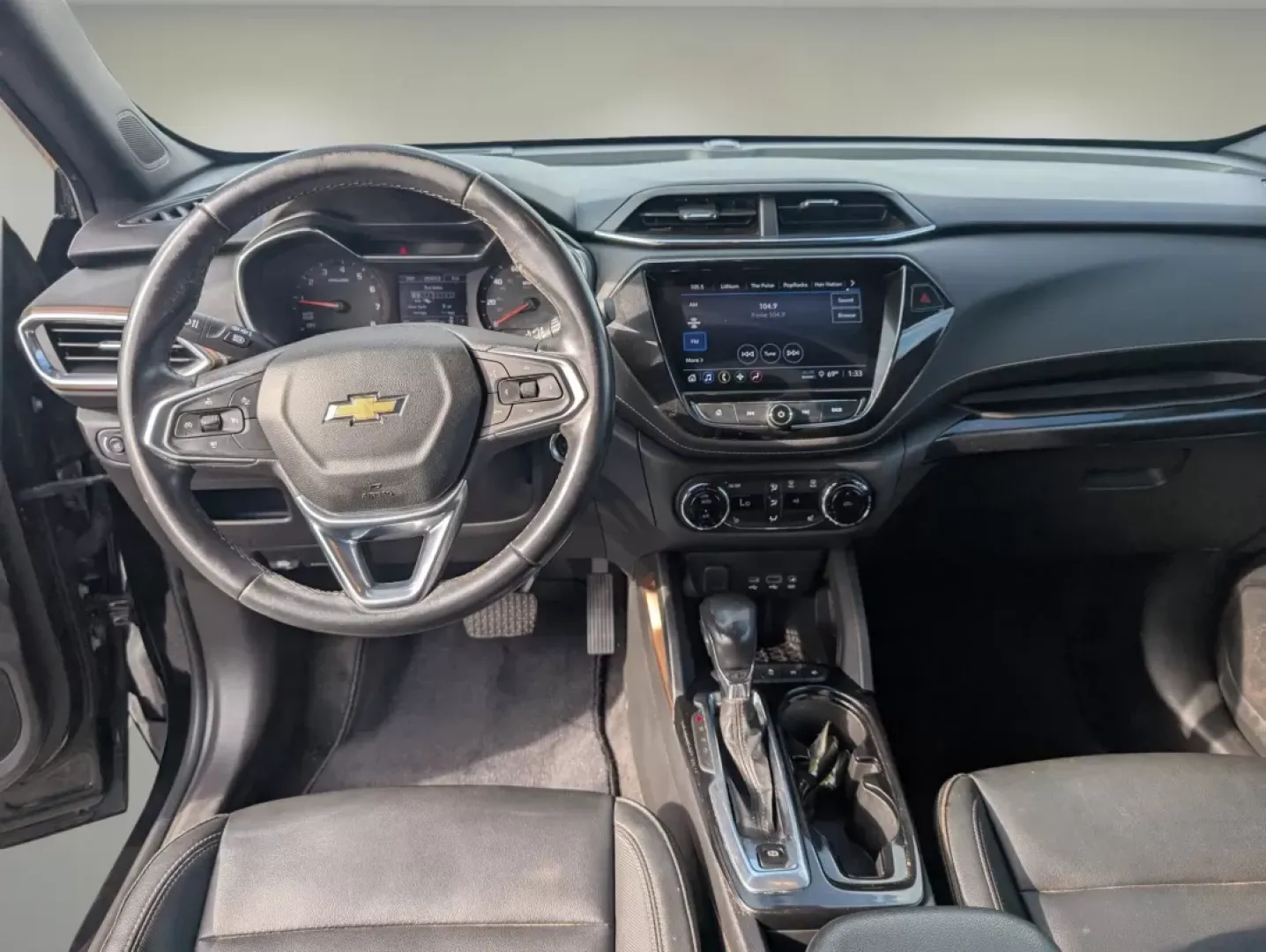 2021 /Jet Black with Arizona accents Chevrolet Trailblazer ACTIV (KL79MVSL9MB) with an Other engine, located at 3959 U.S. 80 W, Phenix City, AL, 36870, (334) 297-4885, 32.469296, -85.135185 - **Elevate Your Adventures with the 2021 Chevrolet Trailblazer ACTIV at Gils Auto!**<br /> <br /> Are you ready to enhance your lifestyle with a vehicle that can handle everything from daily commutes to weekend getaways? The 2021 Chevrolet Trailblazer ACTIV is the perfect SUV for those who crave vers - Photo#10