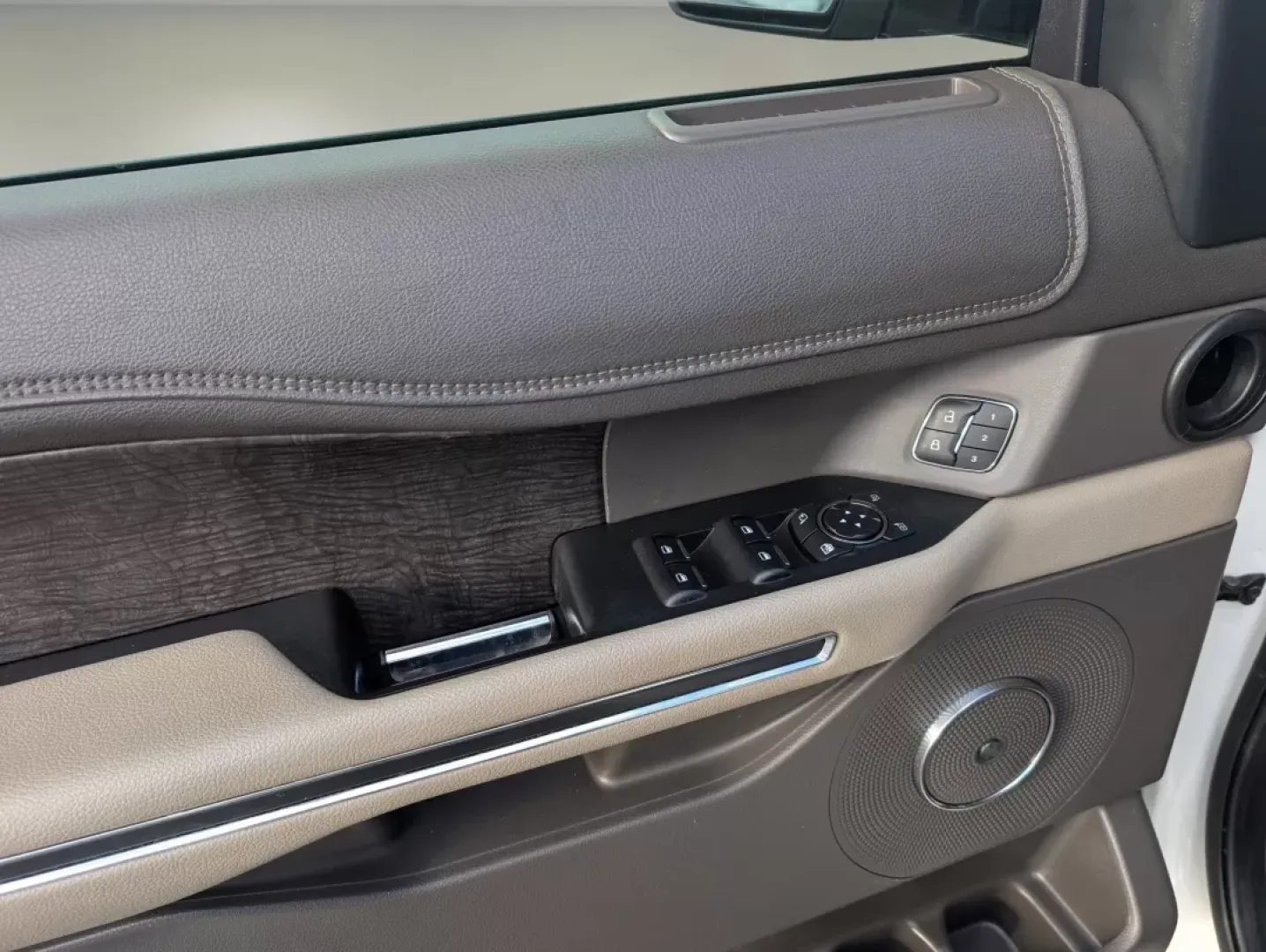 2021 Ford Expedition Max Limited (1FMJK2AT8ME) with an Other engine, located at 3959 U.S. 80 W, Phenix City, AL, 36870, (334) 297-4885, 32.469296, -85.135185 - ### 2021 Ford Expedition Max Limited Perfect for Family Adventures!<br /> <br /> Are you ready to elevate your family's travel experience? Look no further than the **2021 Ford Expedition Max Limited** the ultimate SUV designed for both comfort and capability. Whether you're planning a weekend geta - Photo#8