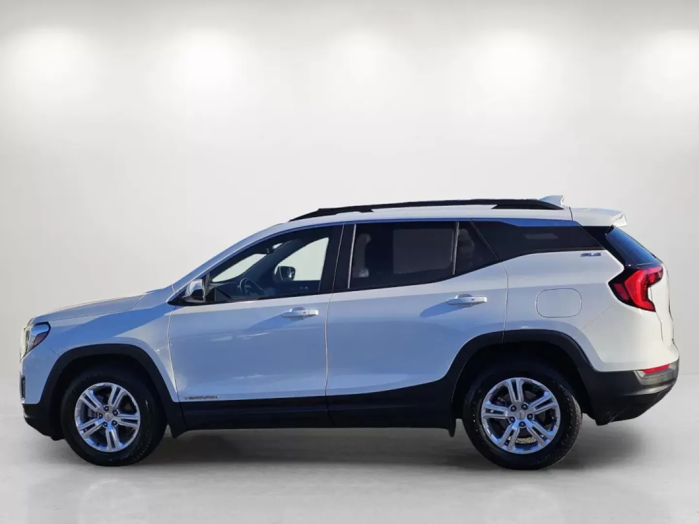 2021 /Jet Black GMC Terrain SLE (3GKALMEV8ML) with an Other engine, located at 7000 Northlake Connector, Columbus, GA, 31904, (706) 987-8085, 32.524975, -84.978134 - **Experience the Perfect Blend of Comfort and Capability with the 2021 GMC Terrain SLE at Gils Auto - Phenix City**<br /> <br /> Are you searching for a versatile SUV that can seamlessly adapt to your busy lifestyle? Look no further than the 2021 GMC Terrain SLE, available now at Gils Auto in Phenix - Photo#7