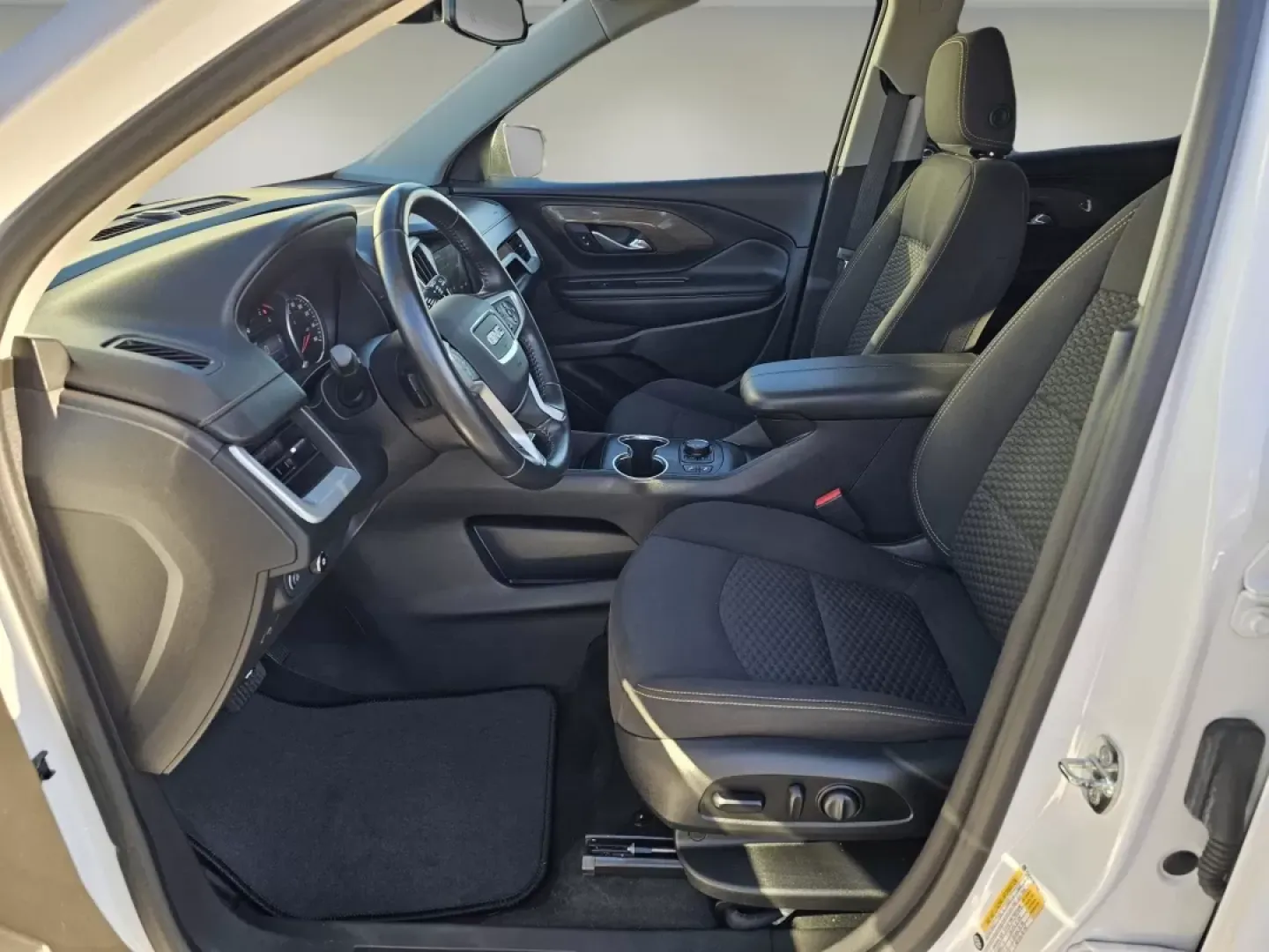 2021 /Jet Black GMC Terrain SLE (3GKALMEV8ML) with an Other engine, located at 7000 Northlake Connector, Columbus, GA, 31904, (706) 987-8085, 32.524975, -84.978134 - **Experience the Perfect Blend of Comfort and Capability with the 2021 GMC Terrain SLE at Gils Auto - Phenix City**<br /> <br /> Are you searching for a versatile SUV that can seamlessly adapt to your busy lifestyle? Look no further than the 2021 GMC Terrain SLE, available now at Gils Auto in Phenix - Photo#9