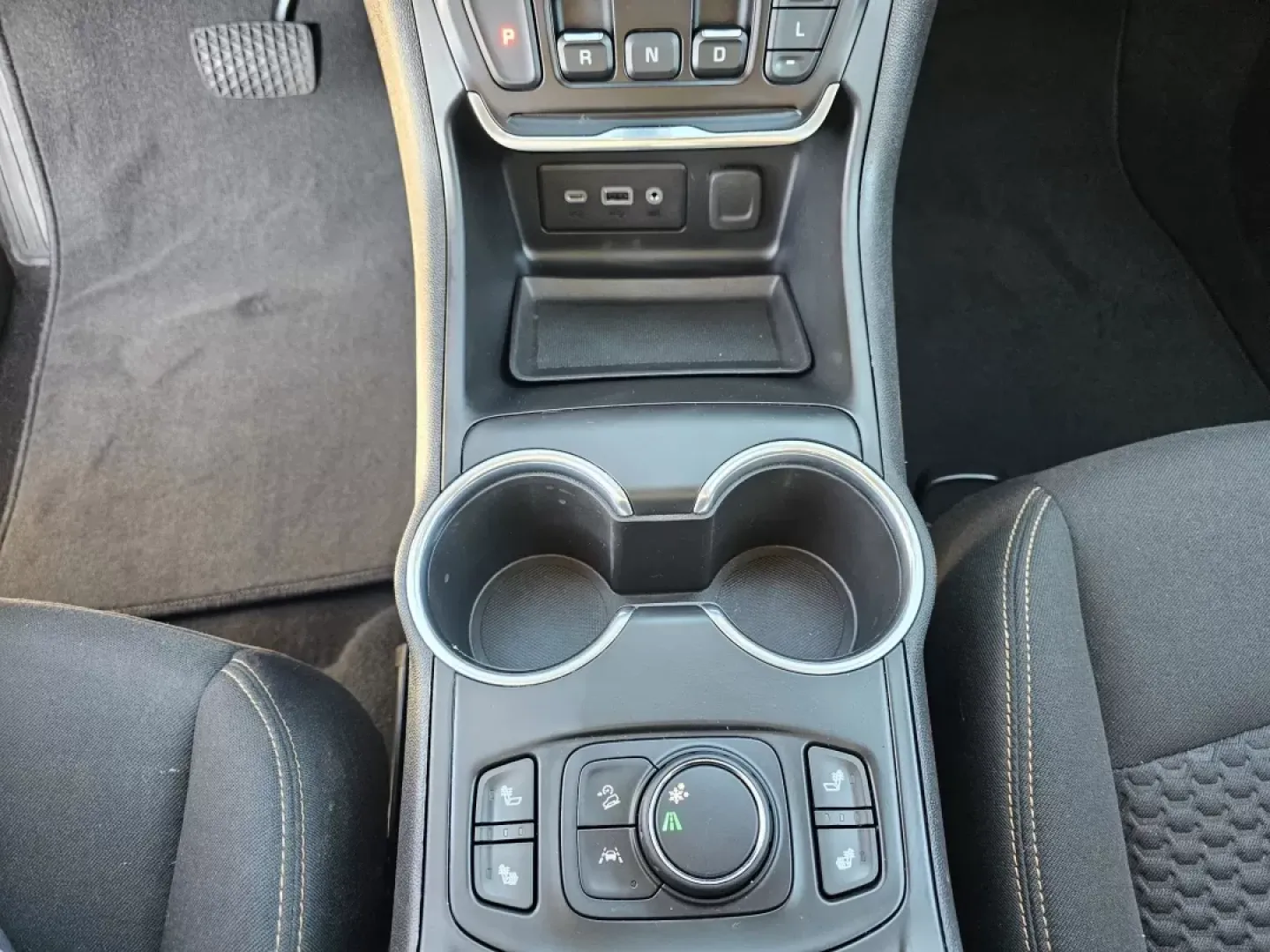 2021 /Jet Black GMC Terrain SLE (3GKALMEV8ML) with an Other engine, located at 7000 Northlake Connector, Columbus, GA, 31904, (706) 987-8085, 32.524975, -84.978134 - **Experience the Perfect Blend of Comfort and Capability with the 2021 GMC Terrain SLE at Gils Auto - Phenix City**<br /> <br /> Are you searching for a versatile SUV that can seamlessly adapt to your busy lifestyle? Look no further than the 2021 GMC Terrain SLE, available now at Gils Auto in Phenix - Photo#12