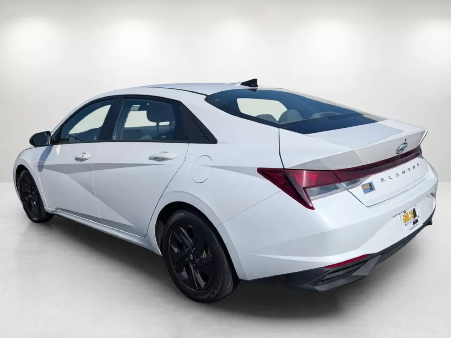 2021 /Medium Gray Hyundai Elantra SEL (5NPLM4AGXMH) with an Other engine, located at 3959 U.S. 80 W, Phenix City, AL, 36870, (334) 297-4885, 32.469296, -85.135185 - 2021 Hyundai Elantra SEL - Photo#6