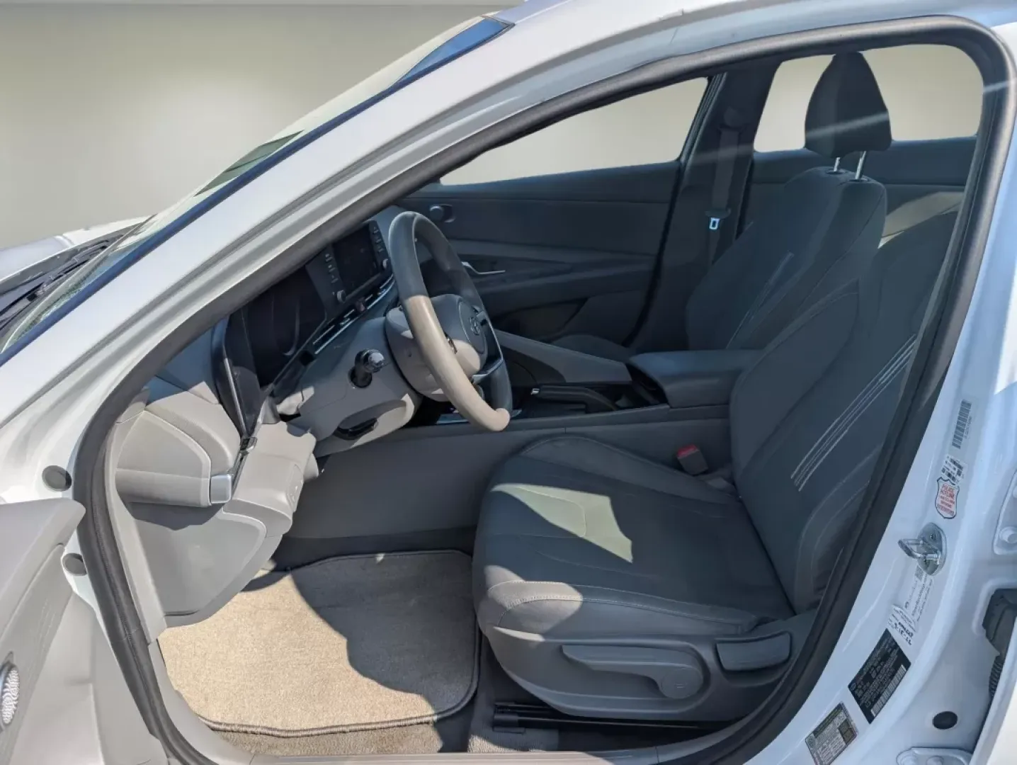 2021 /Medium Gray Hyundai Elantra SEL (5NPLM4AGXMH) with an Other engine, located at 3959 U.S. 80 W, Phenix City, AL, 36870, (334) 297-4885, 32.469296, -85.135185 - 2021 Hyundai Elantra SEL - Photo#9