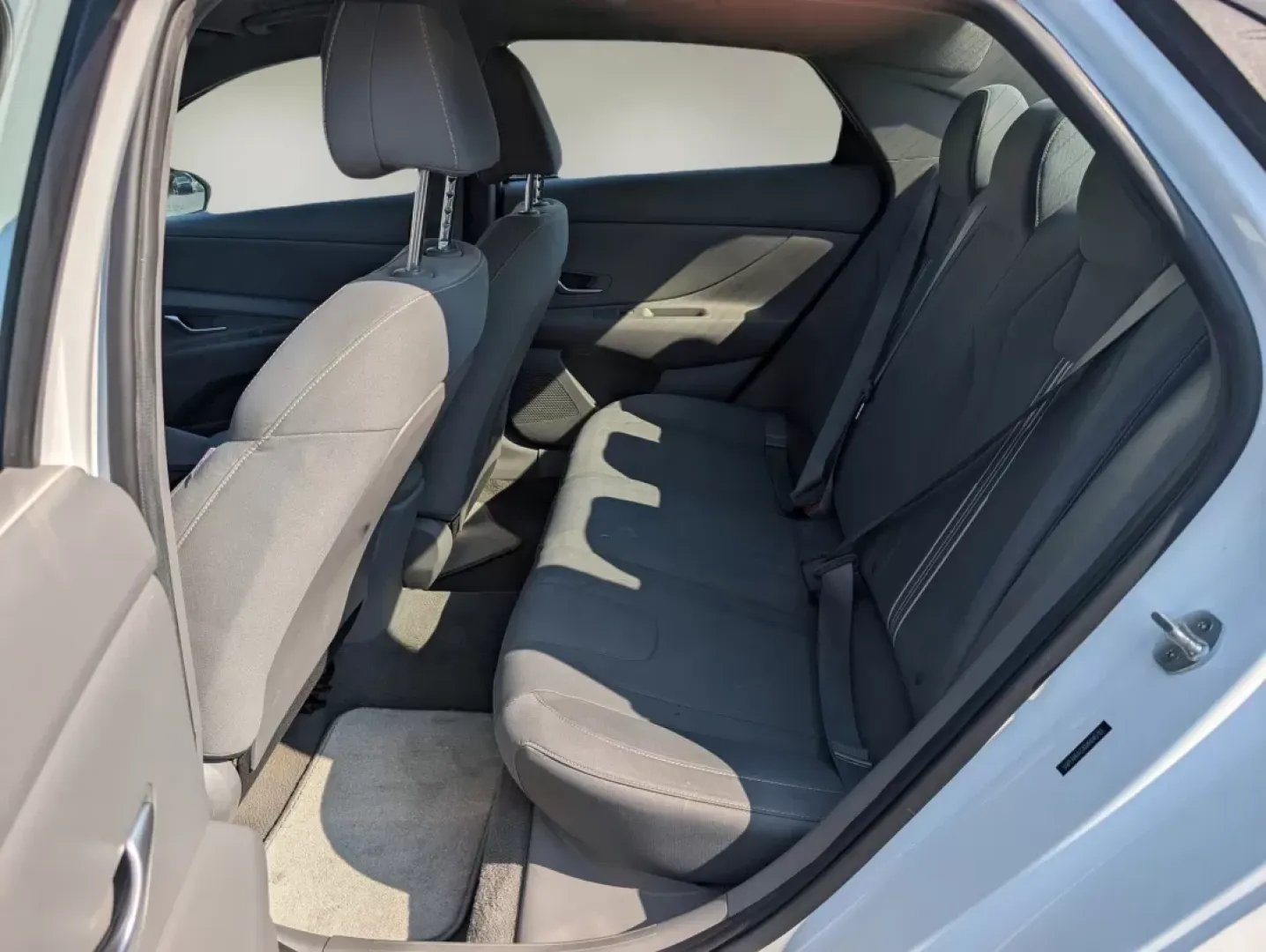 2021 /Medium Gray Hyundai Elantra SEL (5NPLM4AGXMH) with an Other engine, located at 3959 U.S. 80 W, Phenix City, AL, 36870, (334) 297-4885, 32.469296, -85.135185 - 2021 Hyundai Elantra SEL - Photo#10