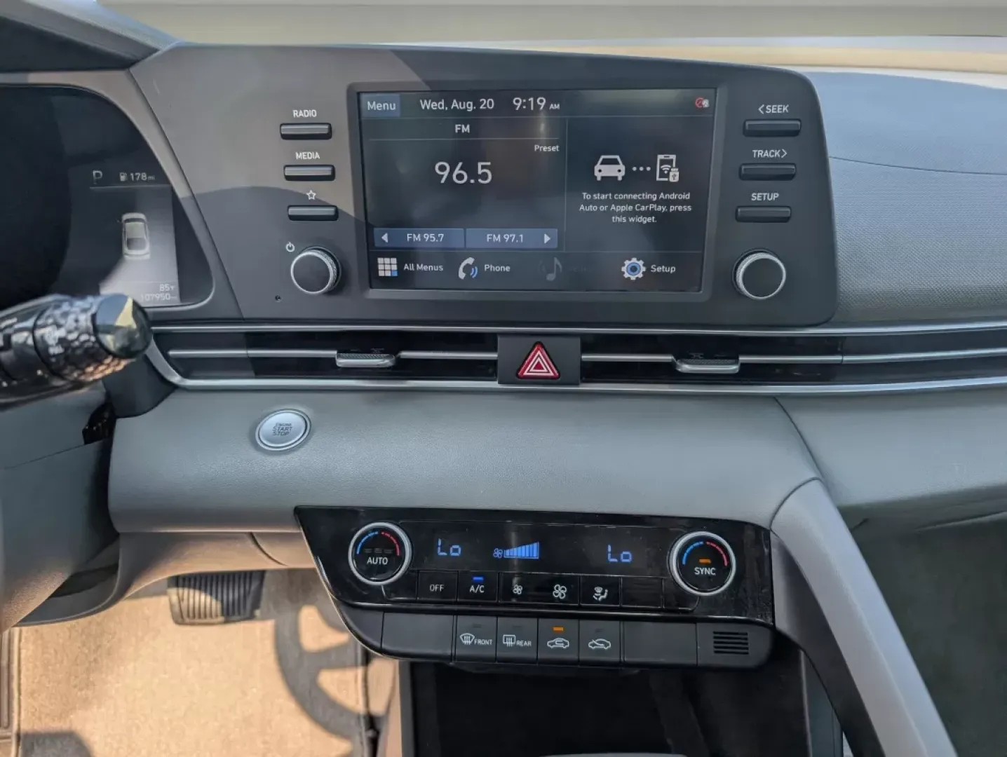 2021 /Medium Gray Hyundai Elantra SEL (5NPLM4AGXMH) with an Other engine, located at 3959 U.S. 80 W, Phenix City, AL, 36870, (334) 297-4885, 32.469296, -85.135185 - 2021 Hyundai Elantra SEL - Photo#14