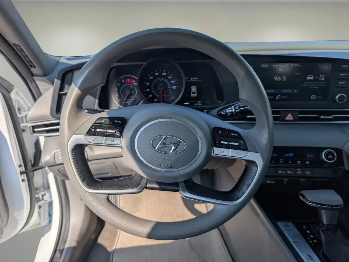 2021 /Medium Gray Hyundai Elantra SEL (5NPLM4AGXMH) with an Other engine, located at 3959 U.S. 80 W, Phenix City, AL, 36870, (334) 297-4885, 32.469296, -85.135185 - 2021 Hyundai Elantra SEL - Photo#15