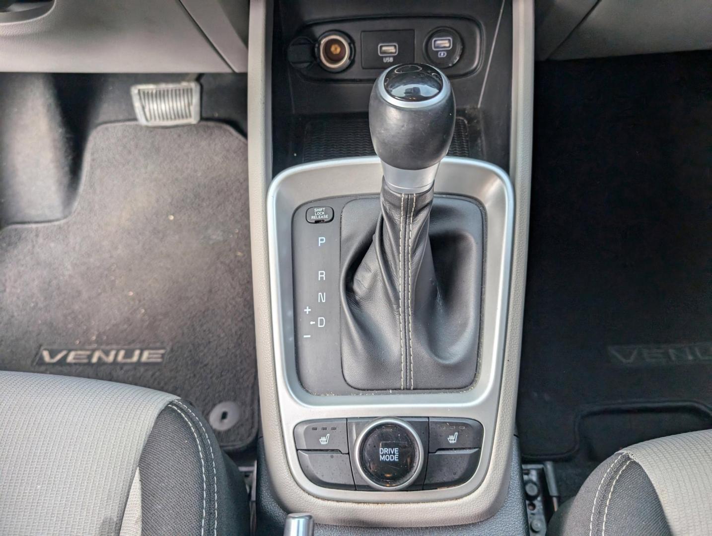 2021 /Gray Hyundai Venue SEL (KMHRC8A39MU) with an Regular Unleaded I-4 1.6 L/98 engine, 1-Speed CVT w/OD transmission, located at 7000 Northlake Connector, Columbus, GA, 31904, (706) 987-8085, 32.524975, -84.978134 - 2021 Hyundai Venue SEL - Photo#13