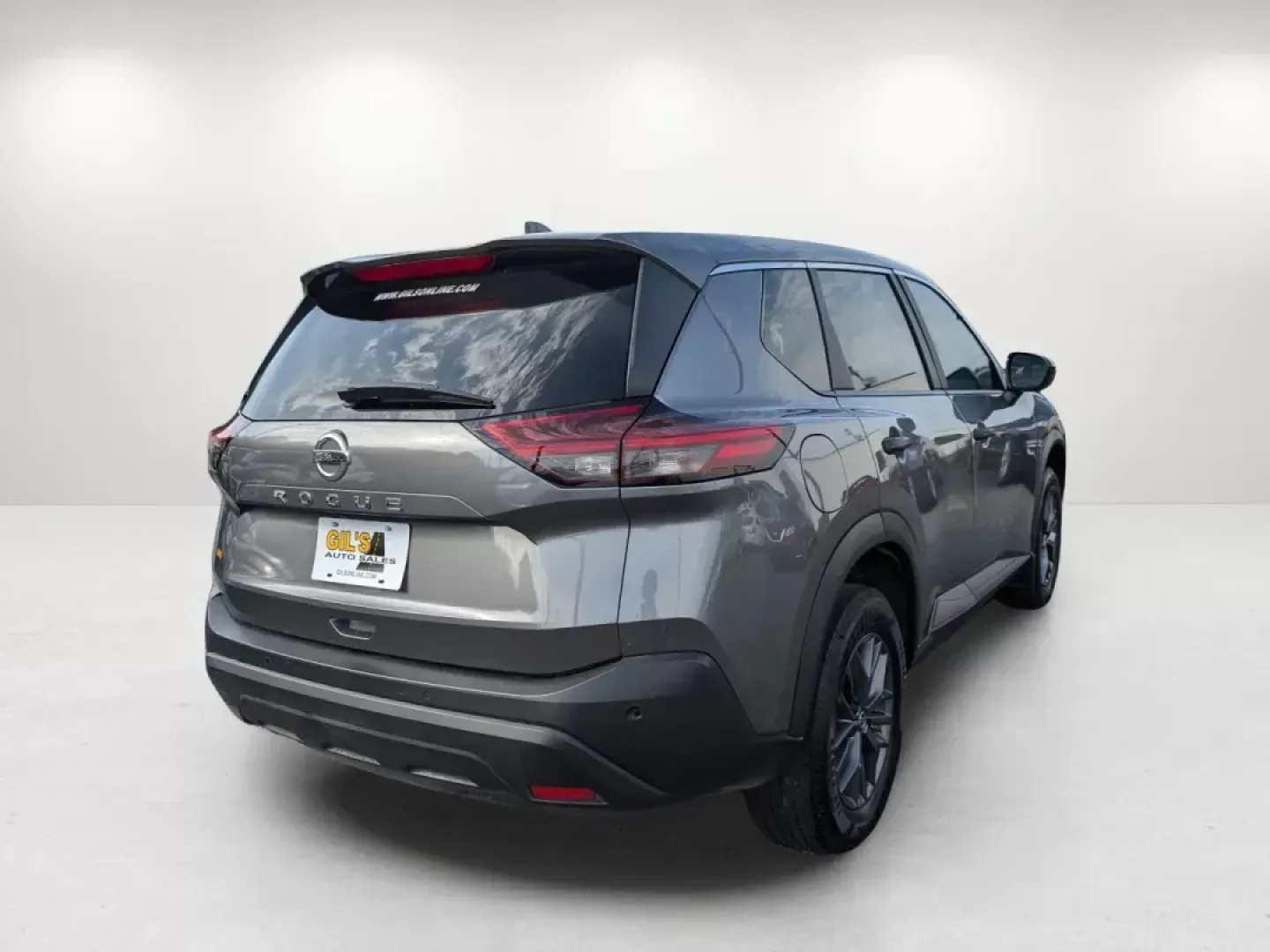 2021 /Charcoal Nissan Rogue S (5N1AT3AAXMC) with an Regular Unleaded I-4 2.5 L/152 engine, 1-Speed CVT w/OD transmission, located at 7000 Northlake Connector, Columbus, GA, 31904, (706) 987-8085, 32.524975, -84.978134 - 2021 Nissan Rogue S - Photo#4