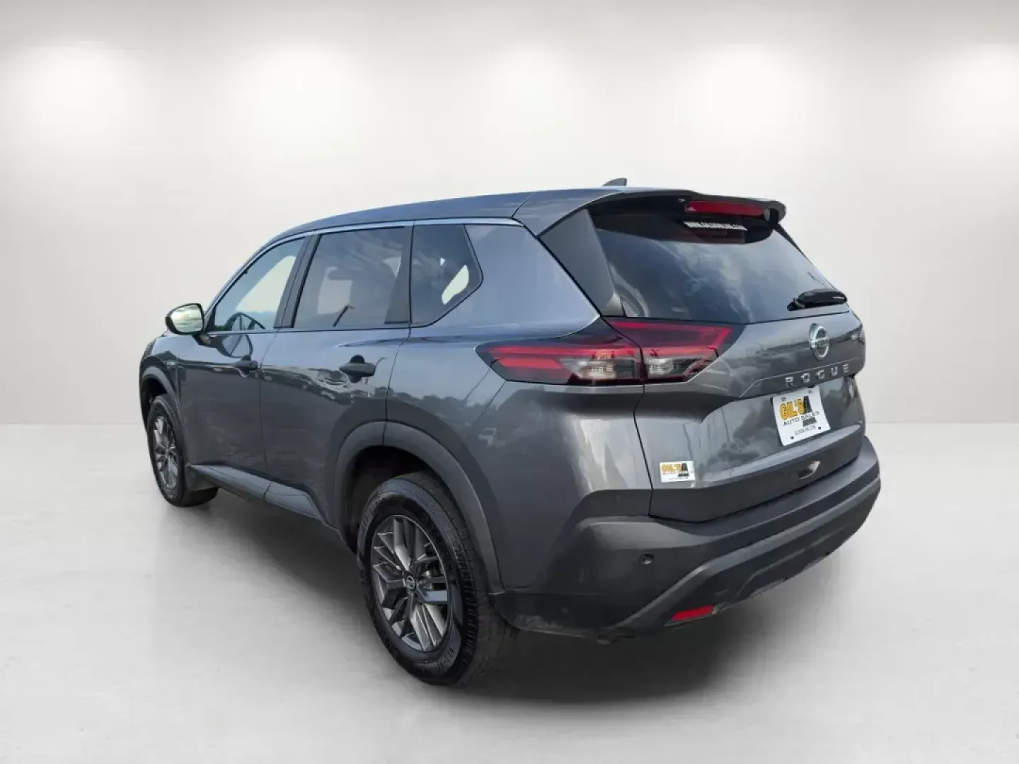 2021 /Charcoal Nissan Rogue S (5N1AT3AAXMC) with an Regular Unleaded I-4 2.5 L/152 engine, 1-Speed CVT w/OD transmission, located at 7000 Northlake Connector, Columbus, GA, 31904, (706) 987-8085, 32.524975, -84.978134 - 2021 Nissan Rogue S - Photo#6