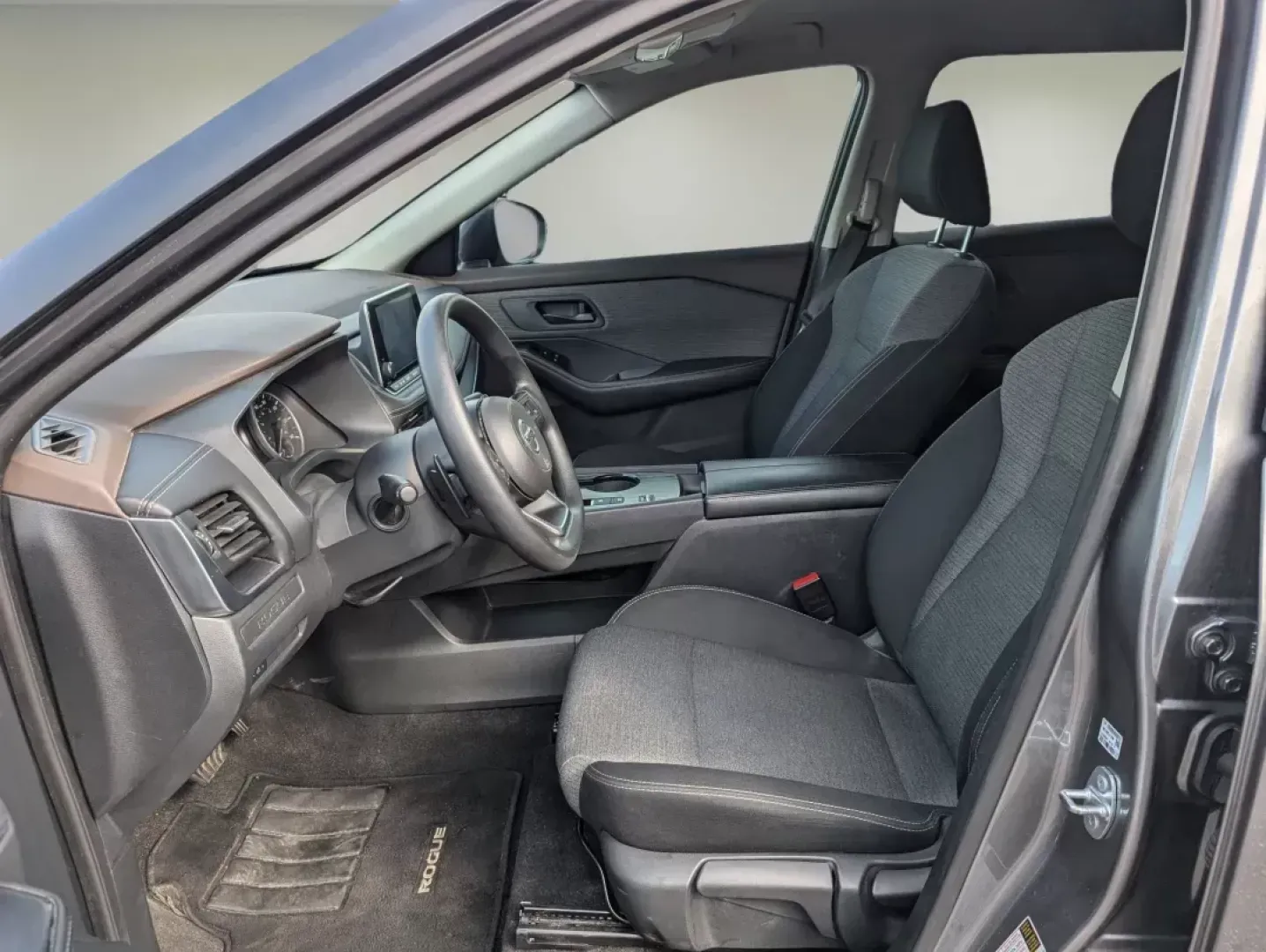 2021 /Charcoal Nissan Rogue S (5N1AT3AAXMC) with an Regular Unleaded I-4 2.5 L/152 engine, 1-Speed CVT w/OD transmission, located at 7000 Northlake Connector, Columbus, GA, 31904, (706) 987-8085, 32.524975, -84.978134 - 2021 Nissan Rogue S - Photo#9