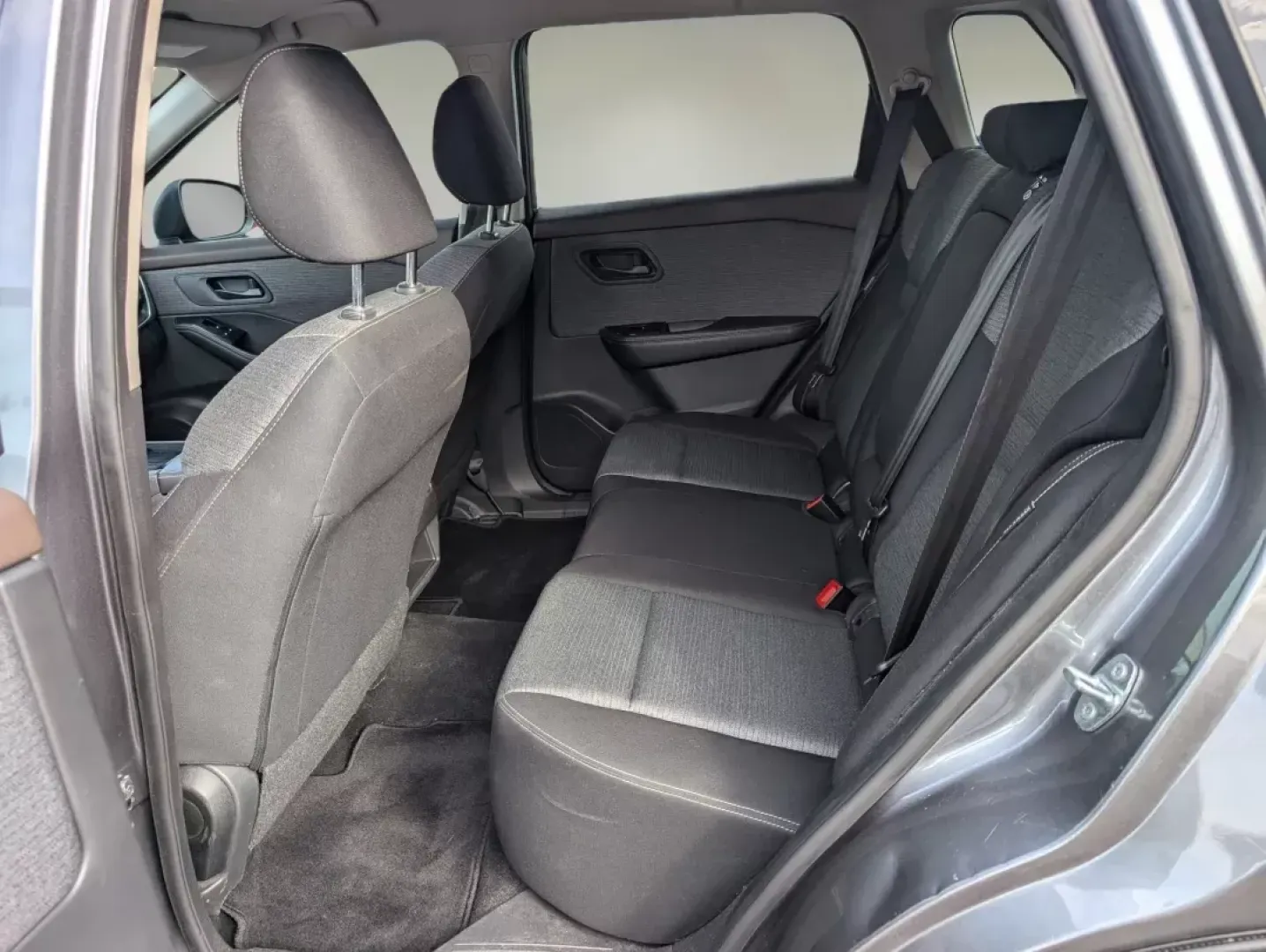 2021 /Charcoal Nissan Rogue S (5N1AT3AAXMC) with an Regular Unleaded I-4 2.5 L/152 engine, 1-Speed CVT w/OD transmission, located at 7000 Northlake Connector, Columbus, GA, 31904, (706) 987-8085, 32.524975, -84.978134 - 2021 Nissan Rogue S - Photo#10