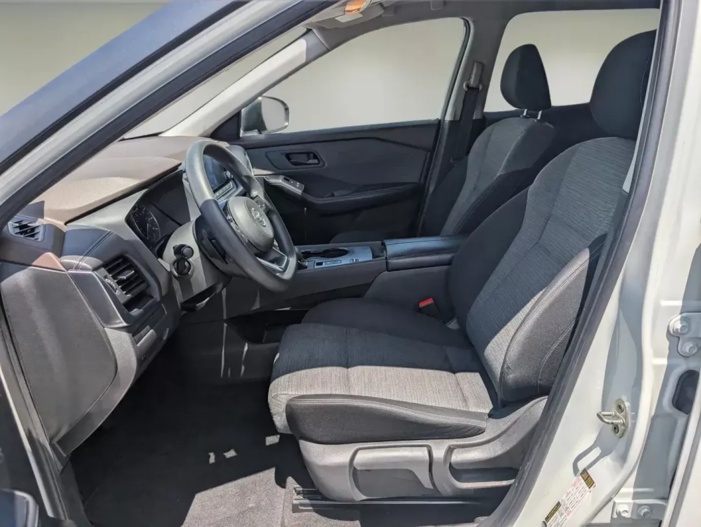 2021 /Charcoal Nissan Rogue S (JN8AT3AA3MW) with an Regular Unleaded I-4 2.5 L/152 engine, 1-Speed CVT w/OD transmission, located at 7000 Northlake Connector, Columbus, GA, 31904, (706) 987-8085, 32.524975, -84.978134 - 2021 Nissan Rogue S - Photo#9