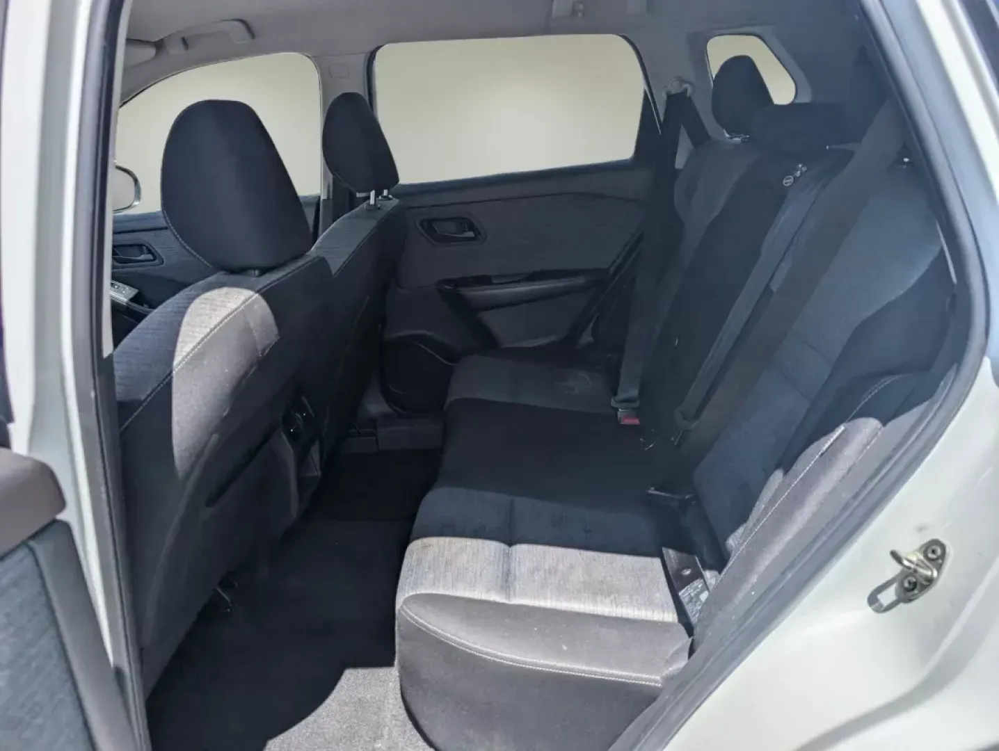 2021 /Charcoal Nissan Rogue S (JN8AT3AA3MW) with an Regular Unleaded I-4 2.5 L/152 engine, 1-Speed CVT w/OD transmission, located at 7000 Northlake Connector, Columbus, GA, 31904, (706) 987-8085, 32.524975, -84.978134 - 2021 Nissan Rogue S - Photo#10