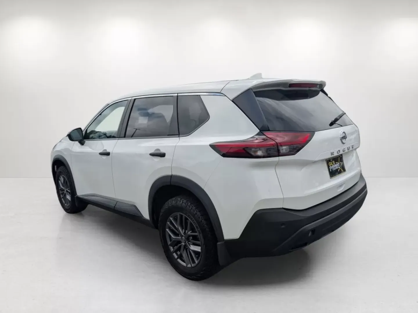 2021 /Charcoal Nissan Rogue S (5N1AT3AB5MC) with an Other engine, located at 804 22nd Ave, Phenix City, AL, 36870, (334) 297-1860, 32.484749, -85.024475 - Experience the freedom of adventure with the 2021 Nissan Rogue S, available now at Gils Auto in Phenix City, AL. This versatile all-wheel-drive SUV is perfect for families on the go or anyone looking to explore the beautiful surroundings of Phenix City. Whether you're making memories on weekend geta - Photo#7