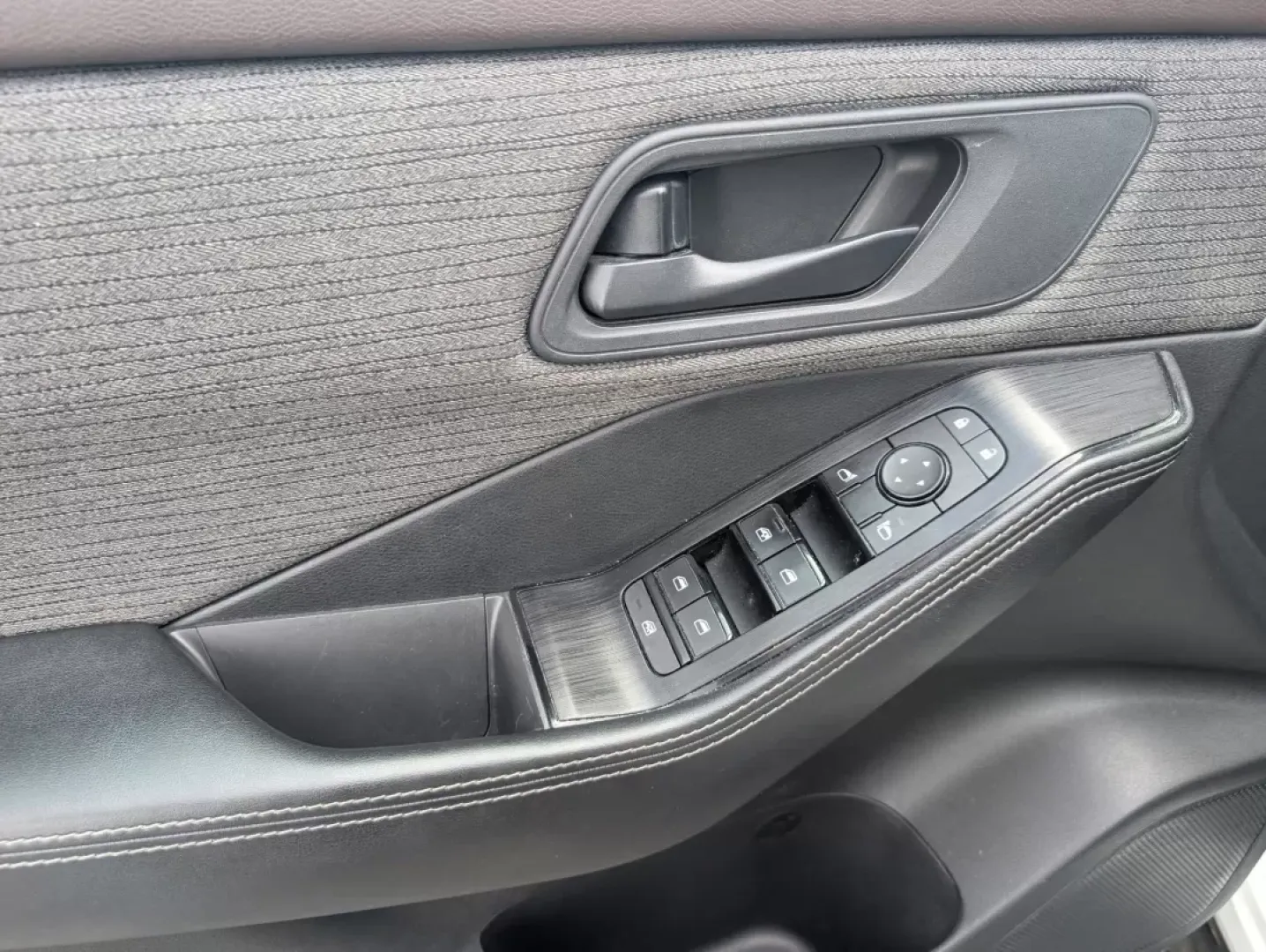 2021 /Charcoal Nissan Rogue S (5N1AT3AB5MC) with an Other engine, located at 804 22nd Ave, Phenix City, AL, 36870, (334) 297-1860, 32.484749, -85.024475 - Experience the freedom of adventure with the 2021 Nissan Rogue S, available now at Gils Auto in Phenix City, AL. This versatile all-wheel-drive SUV is perfect for families on the go or anyone looking to explore the beautiful surroundings of Phenix City. Whether you're making memories on weekend geta - Photo#9