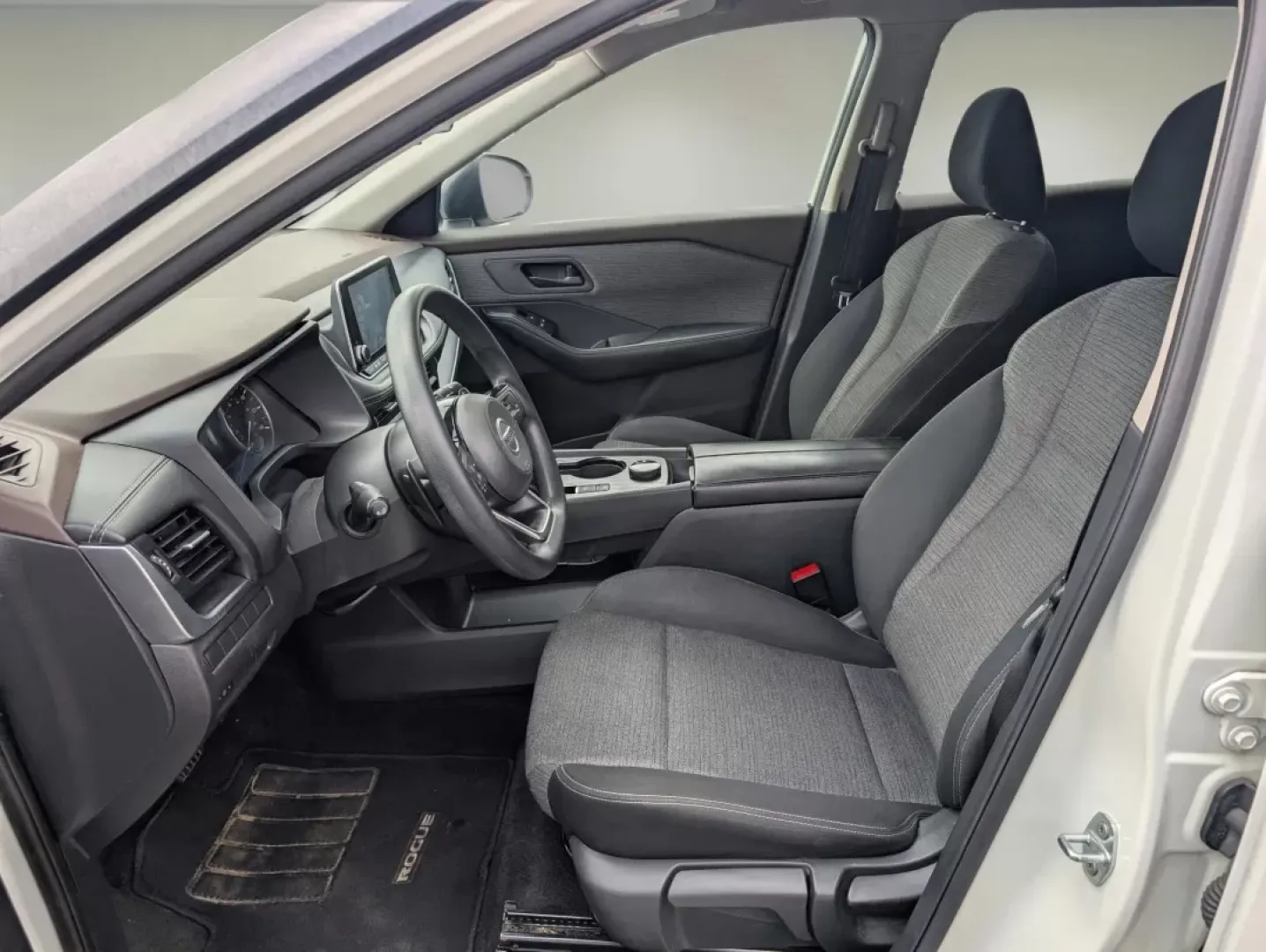 2021 /Charcoal Nissan Rogue S (5N1AT3AB5MC) with an Other engine, located at 804 22nd Ave, Phenix City, AL, 36870, (334) 297-1860, 32.484749, -85.024475 - Experience the freedom of adventure with the 2021 Nissan Rogue S, available now at Gils Auto in Phenix City, AL. This versatile all-wheel-drive SUV is perfect for families on the go or anyone looking to explore the beautiful surroundings of Phenix City. Whether you're making memories on weekend geta - Photo#10