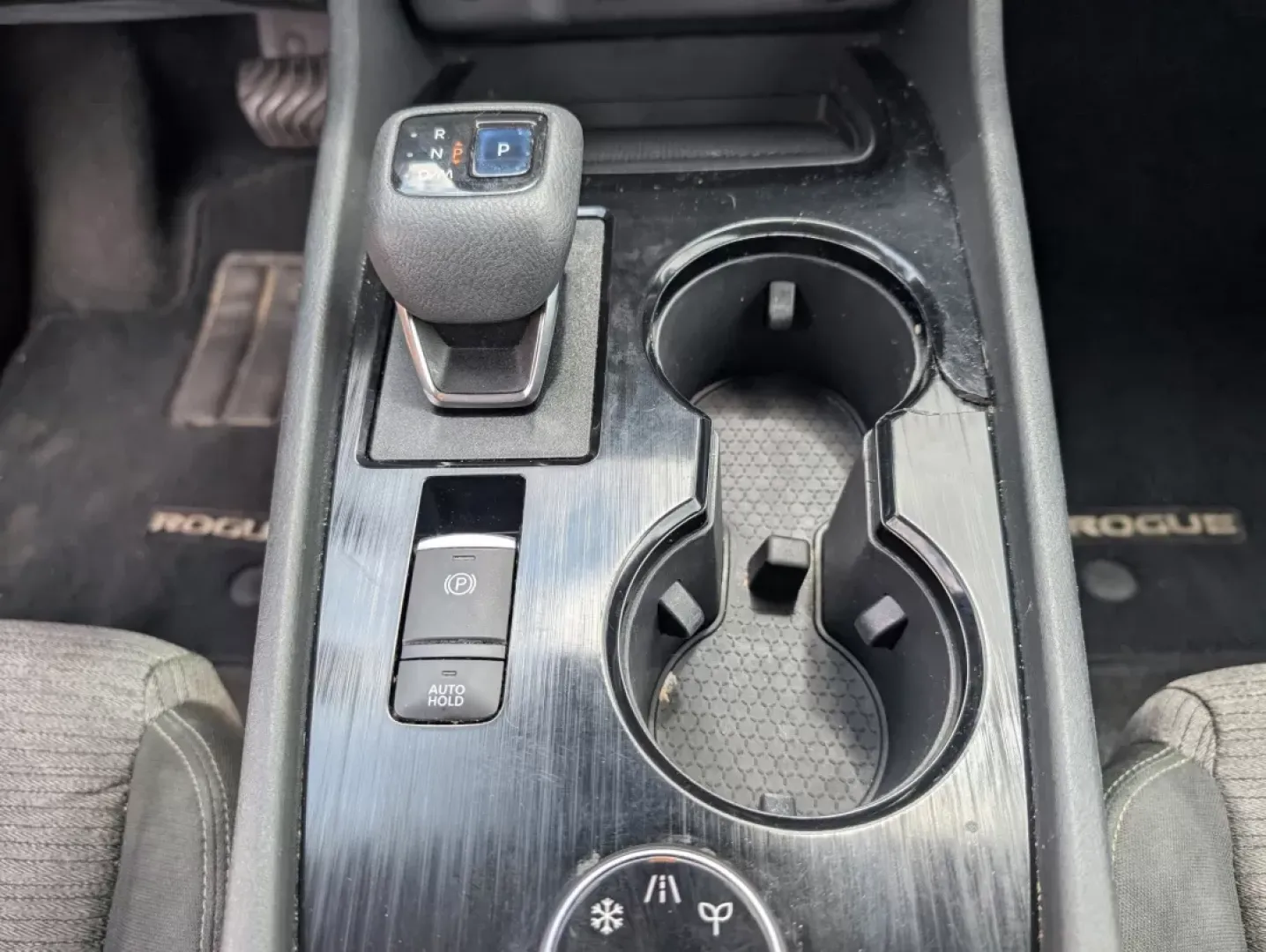 2021 /Charcoal Nissan Rogue S (5N1AT3AB5MC) with an Other engine, located at 804 22nd Ave, Phenix City, AL, 36870, (334) 297-1860, 32.484749, -85.024475 - Experience the freedom of adventure with the 2021 Nissan Rogue S, available now at Gils Auto in Phenix City, AL. This versatile all-wheel-drive SUV is perfect for families on the go or anyone looking to explore the beautiful surroundings of Phenix City. Whether you're making memories on weekend geta - Photo#14