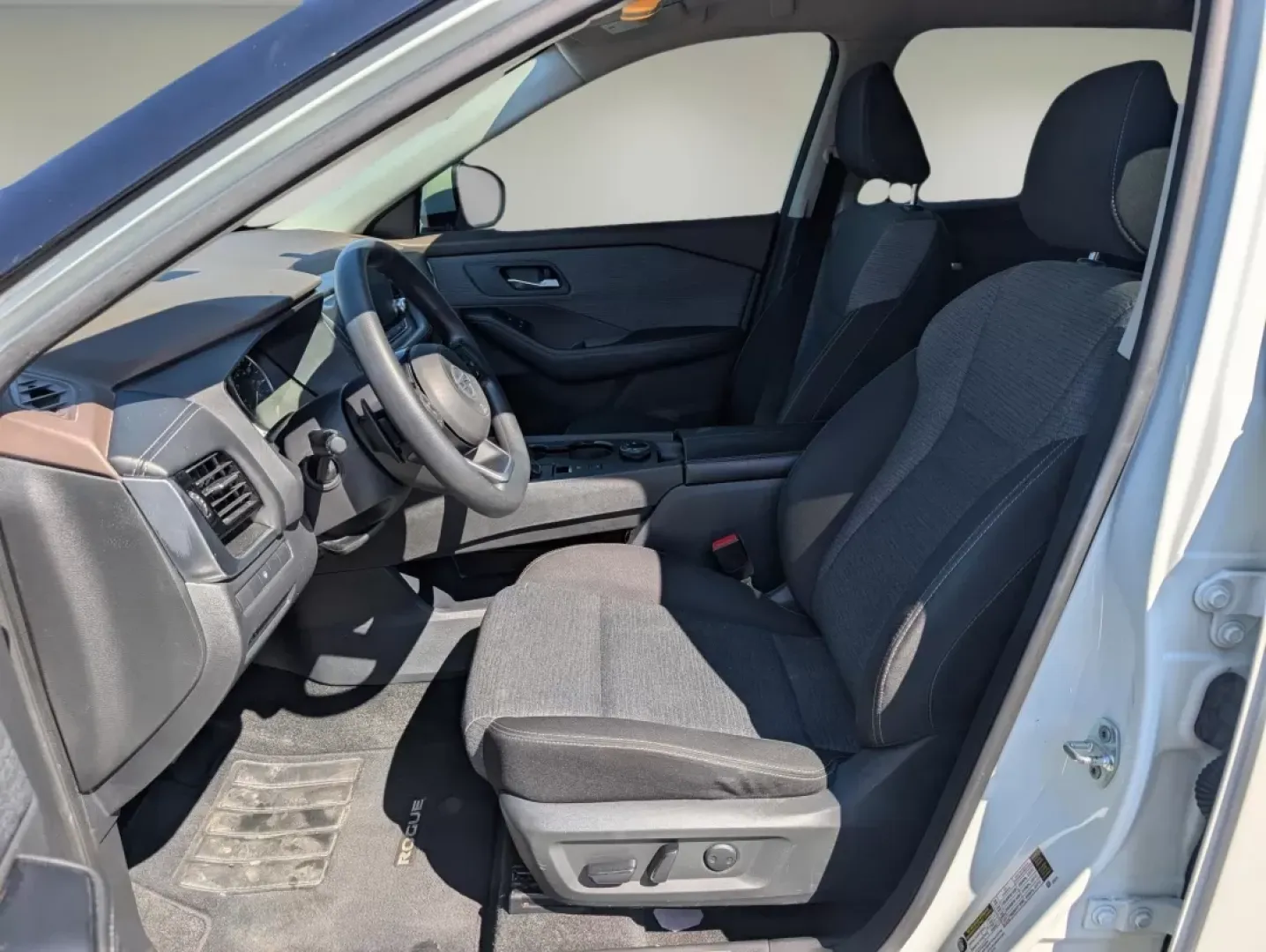 2021 /Charcoal Nissan Rogue SV (5N1AT3BB1MC) with an Other engine, located at 3959 U.S. 80 W, Phenix City, AL, 36870, (334) 297-4885, 32.469296, -85.135185 - **Discover Adventure with the 2021 Nissan Rogue SV at Gils Auto - Phenix City!**<br /> <br /> Are you searching for the perfect vehicle that seamlessly blends comfort, safety, and versatility for your family or weekend adventures? Look no further than the **2021 Nissan Rogue SV**, now available at G - Photo#10