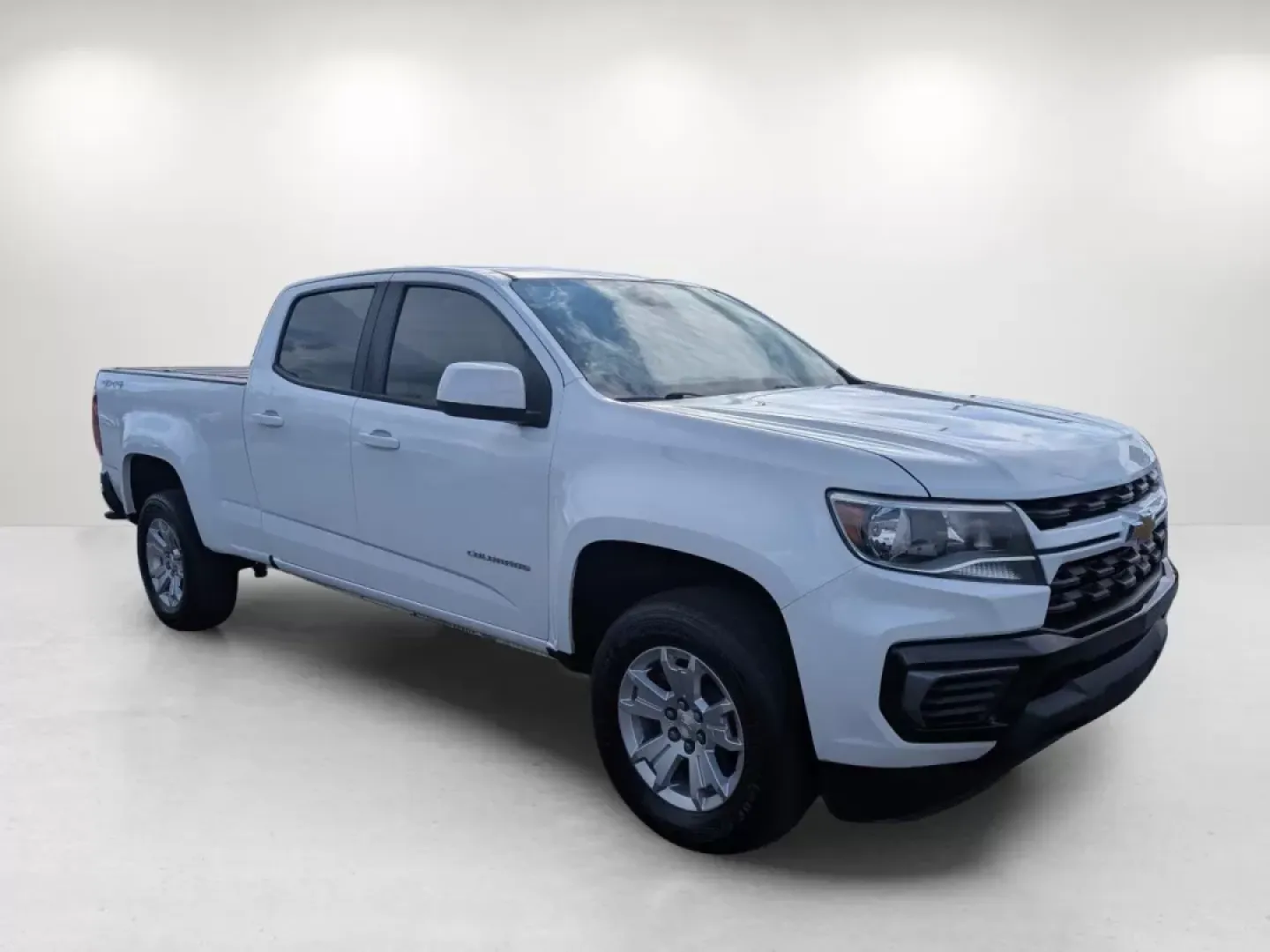 2022 /Jet Black Chevrolet Colorado 4WD LT (1GCGTCEN8N1) with an Other engine, located at 3959 U.S. 80 W, Phenix City, AL, 36870, (334) 297-4885, 32.469296, -85.135185 - **Explore New Heights with the 2022 Chevrolet Colorado at Gils Auto in Phenix City, AL!**<br /> <br /> Are you ready to elevate your adventures or tackle everyday errands with confidence? The 2022 Chevrolet Colorado Crew Cab Pickup is designed for those who crave versatility, making it perfect for g - Photo#3