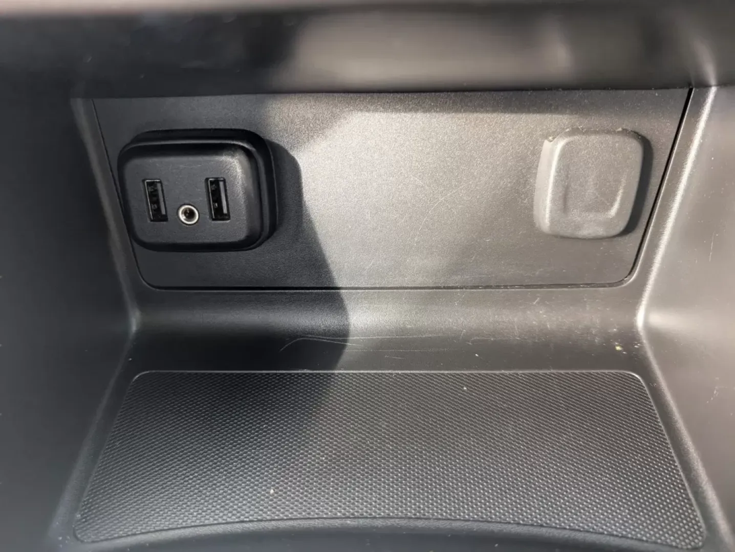 2022 /Jet Black Chevrolet Colorado 4WD LT (1GCGTCEN8N1) with an Other engine, located at 3959 U.S. 80 W, Phenix City, AL, 36870, (334) 297-4885, 32.469296, -85.135185 - **Explore New Heights with the 2022 Chevrolet Colorado at Gils Auto in Phenix City, AL!**<br /> <br /> Are you ready to elevate your adventures or tackle everyday errands with confidence? The 2022 Chevrolet Colorado Crew Cab Pickup is designed for those who crave versatility, making it perfect for g - Photo#15