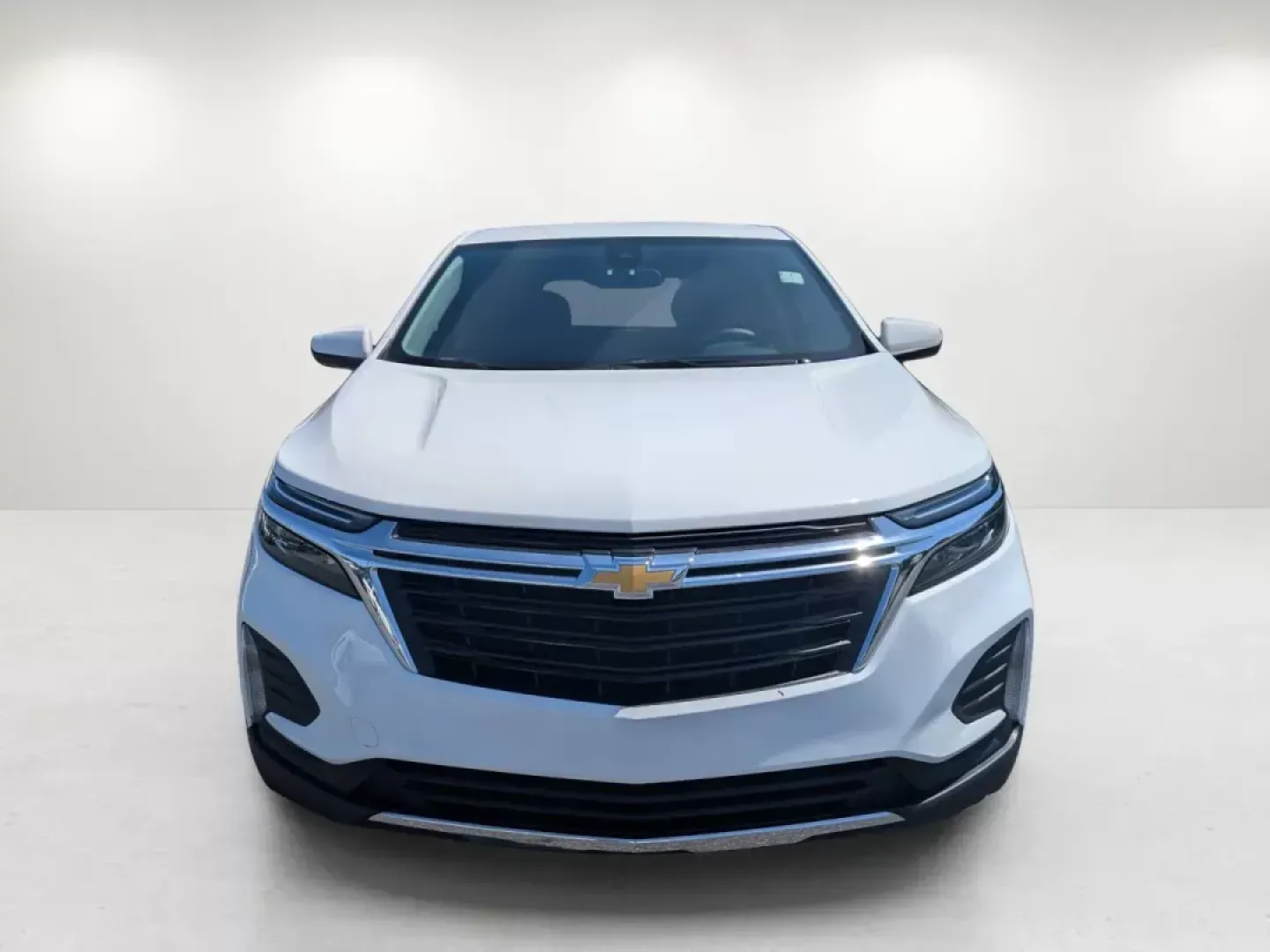 2022 /Jet Black Chevrolet Equinox LT (2GNAXKEVXN6) with an Other engine, located at 1430 Gateway Drive, Opelika, AL, 36801, (334) 239-0944, 32.637871, -85.409790 - Discover the perfect blend of style, comfort, and capability with the 2022 Chevrolet Equinox LT, available at Gils Auto in Columbus, GA. This sporty SUV is ideal for weekend adventures, family outings, or daily commutes-making it a versatile choice for anyone looking to elevate their driving experie - Photo#2