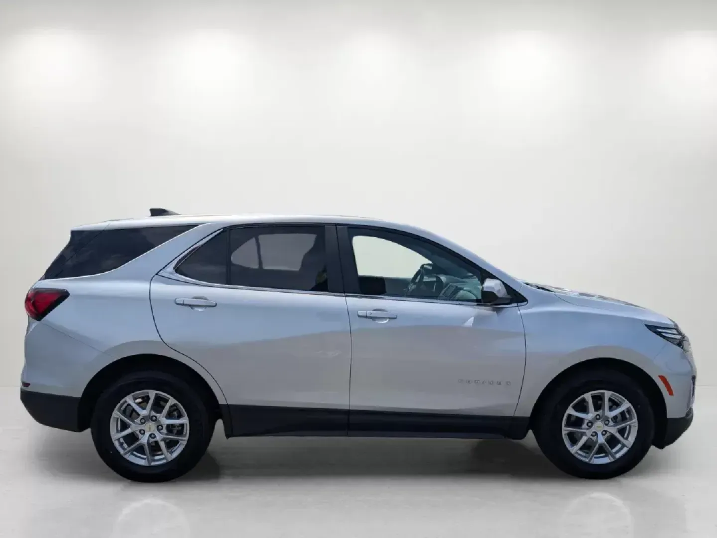 2022 /Jet Black Chevrolet Equinox LT (2GNAXJEV6N6) with an Turbocharged Gas I4 1.5L/92 engine, 6-Speed Automatic transmission, located at 5115 14th Ave., Columbus, GA, 31904, (706) 323-0345, 32.511494, -84.971046 - 2022 Chevrolet Equinox LT - Photo#4