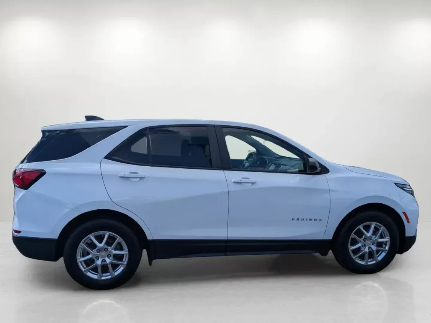 2022 /Medium Ash Gray Chevrolet Equinox LS (2GNAXHEV3N6) with an Turbocharged Gas I4 1.5L/92 engine, 6-Speed Automatic transmission, located at 804 22nd Ave, Phenix City, AL, 36870, (334) 297-1860, 32.484749, -85.024475 - 2022 Chevrolet Equinox LS - Photo#3