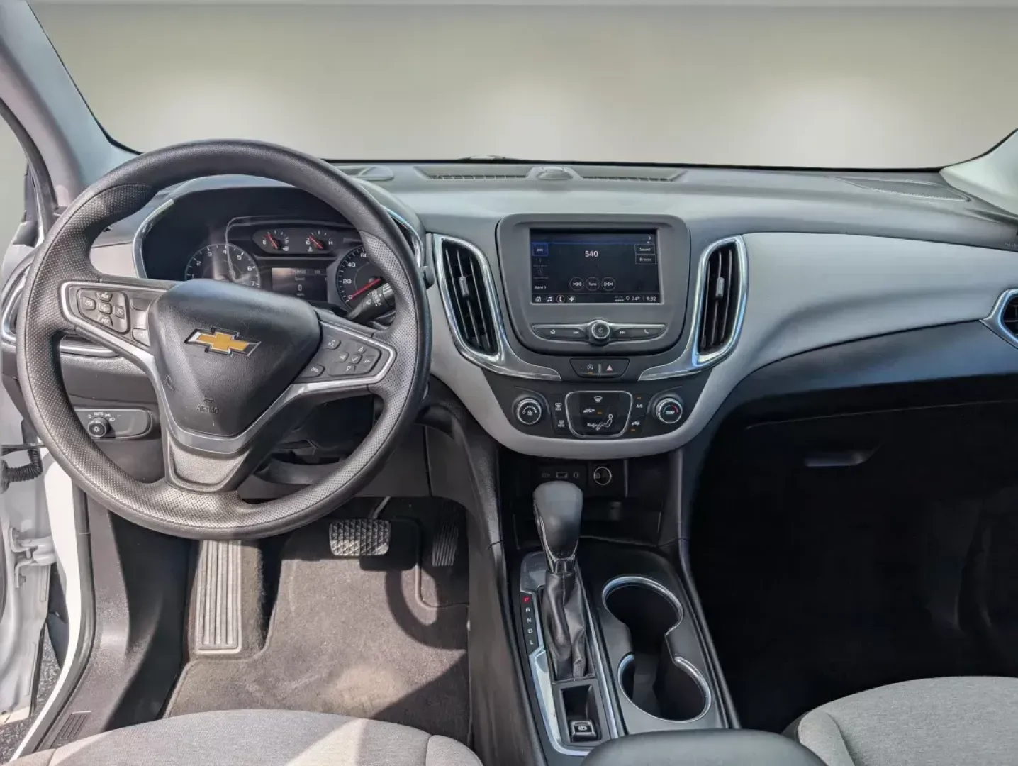 2022 /Medium Ash Gray Chevrolet Equinox LS (2GNAXHEV3N6) with an Turbocharged Gas I4 1.5L/92 engine, 6-Speed Automatic transmission, located at 804 22nd Ave, Phenix City, AL, 36870, (334) 297-1860, 32.484749, -85.024475 - 2022 Chevrolet Equinox LS - Photo#11